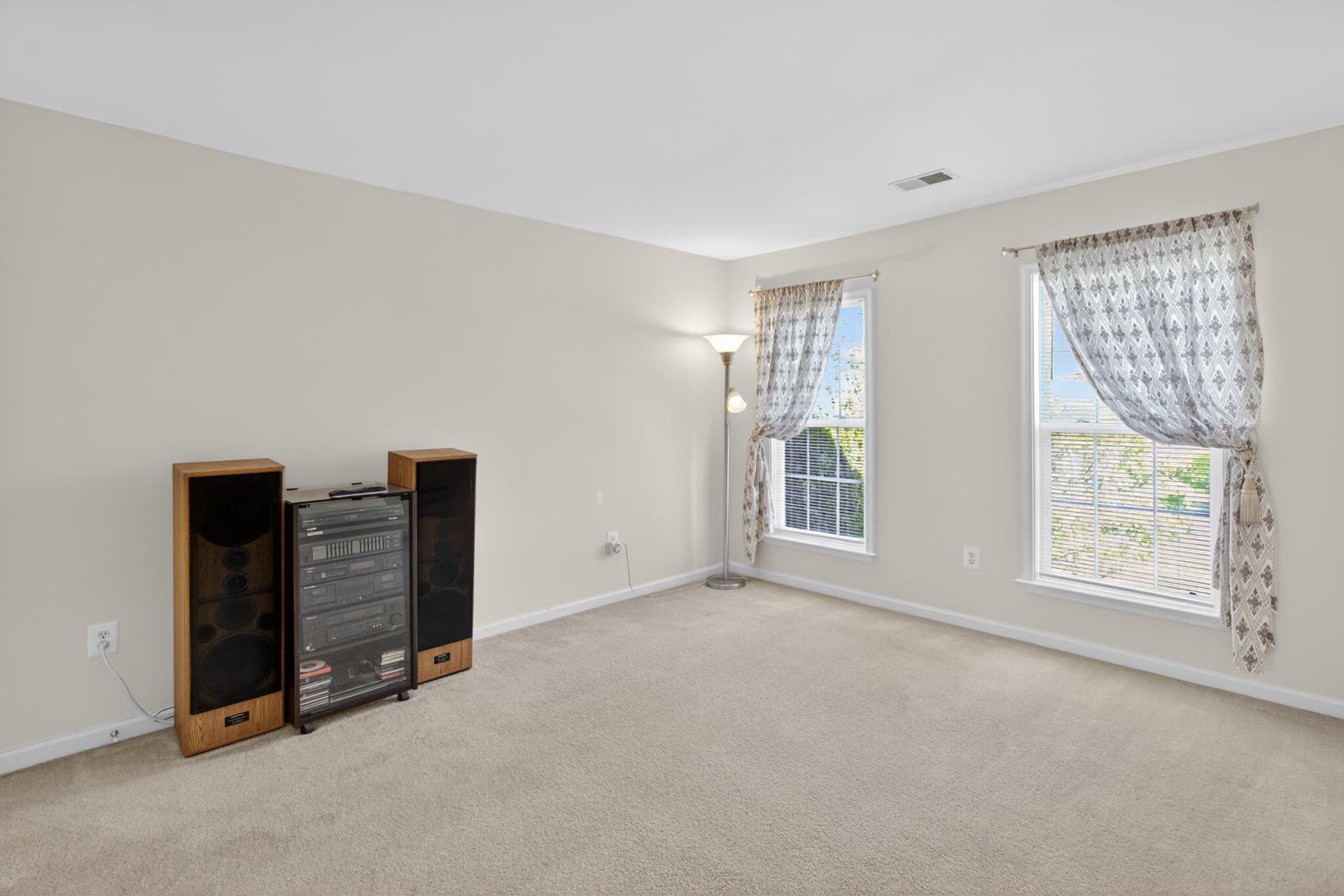 14305 Lightfoot Street photo 52