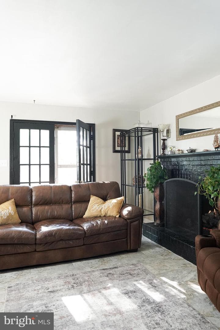 7901 Anne Ct photo 3
