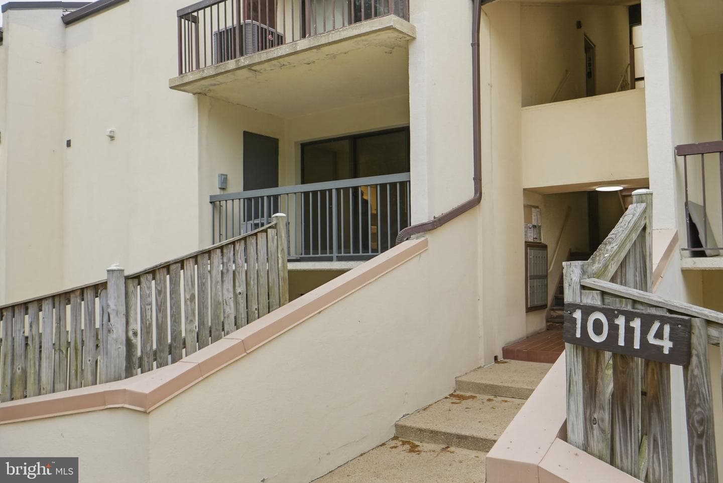 10114 Campus Way S #201-8c photo 30