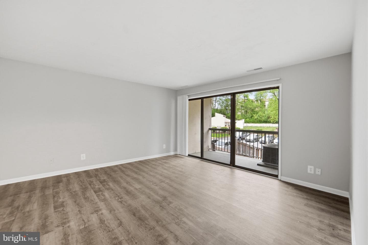 10114 Campus Way S #201-8c photo 5