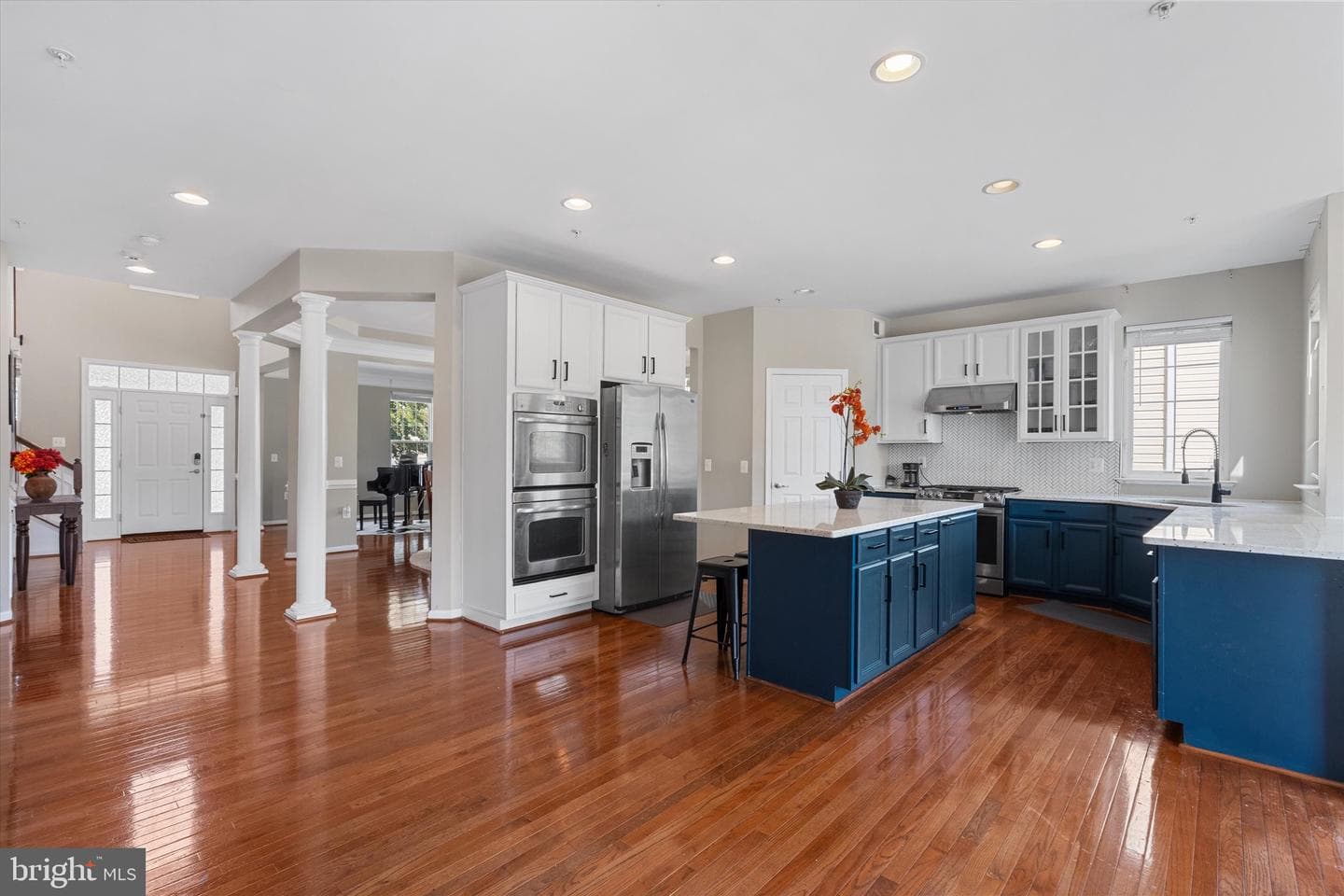 9817 Traver Street photo 8