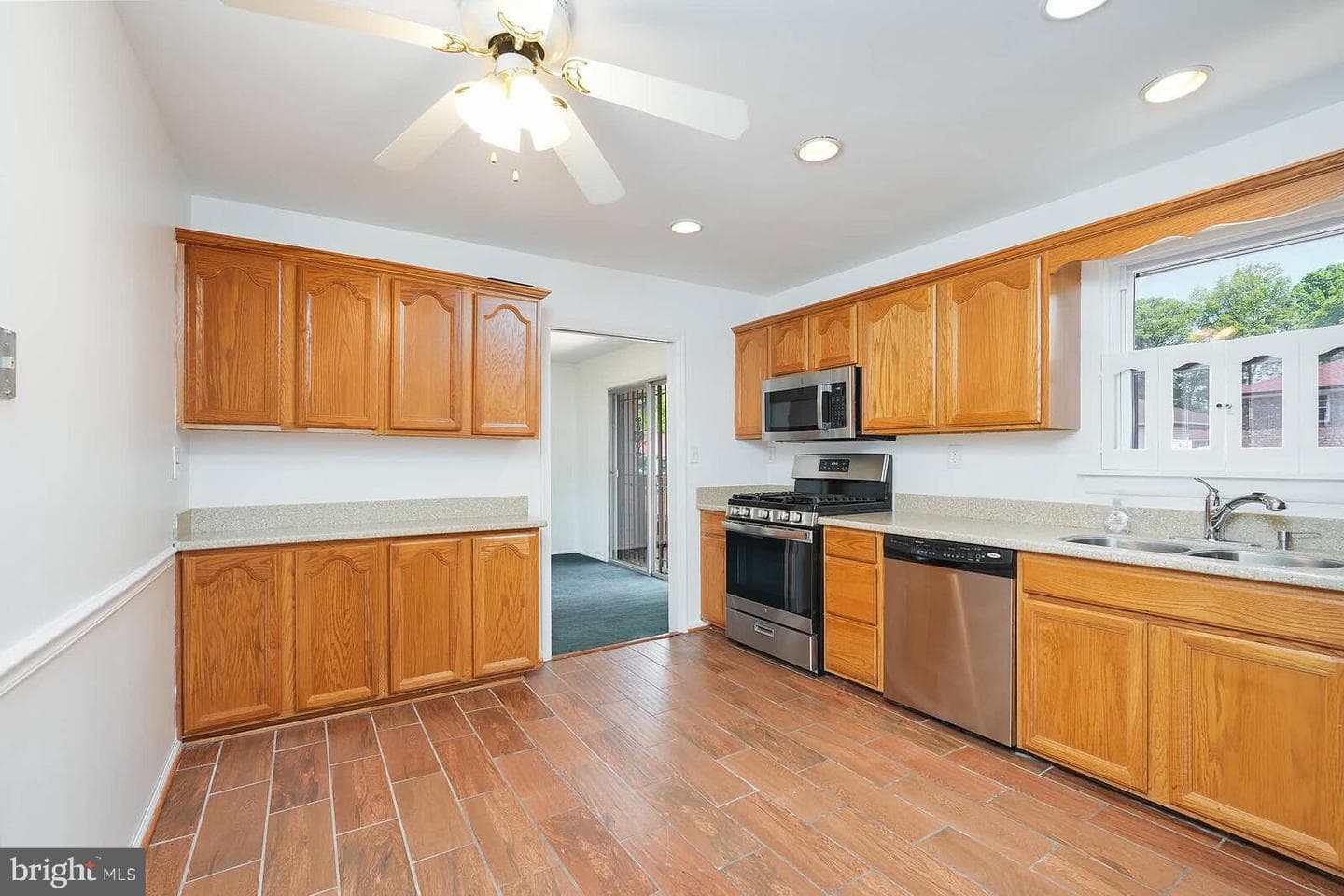 4 Thurston Drive photo 13