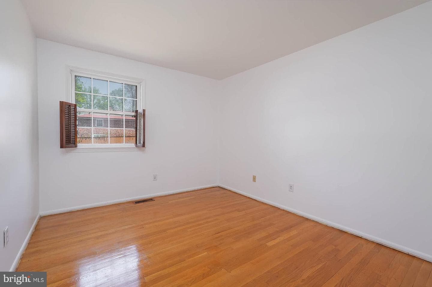 4 Thurston Drive photo 22