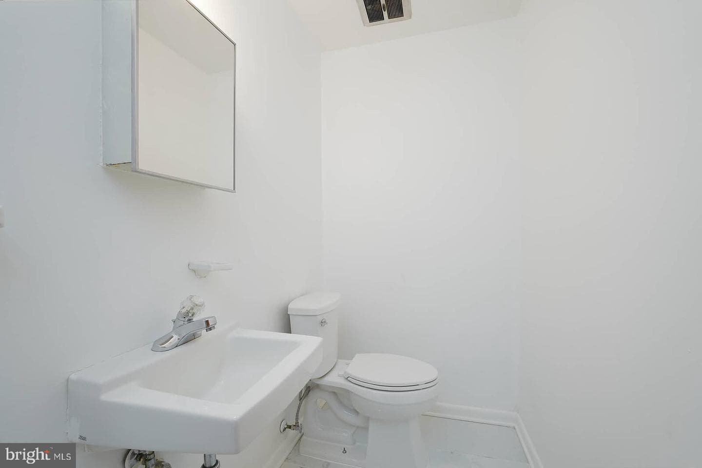 4 Thurston Drive photo 28