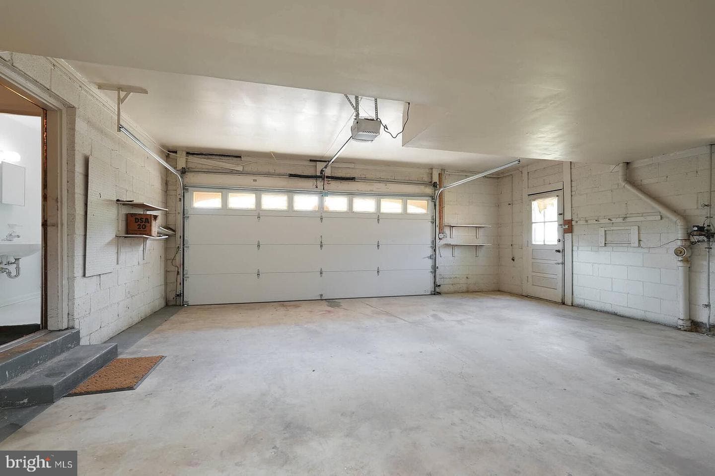 4 Thurston Drive photo 29