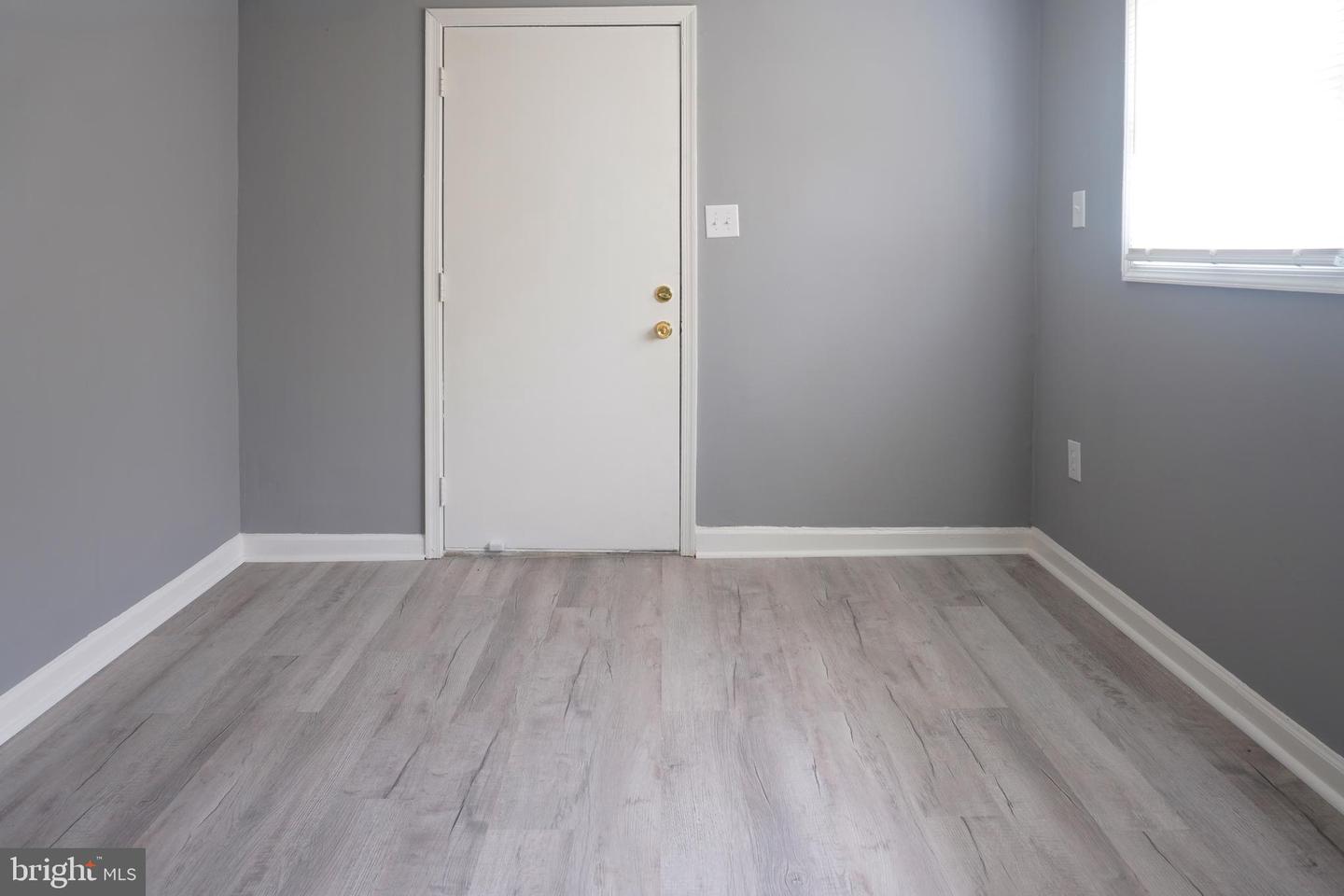 8102 Thornfield Terrace photo 17