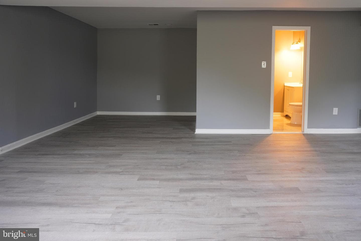 8102 Thornfield Terrace photo 27