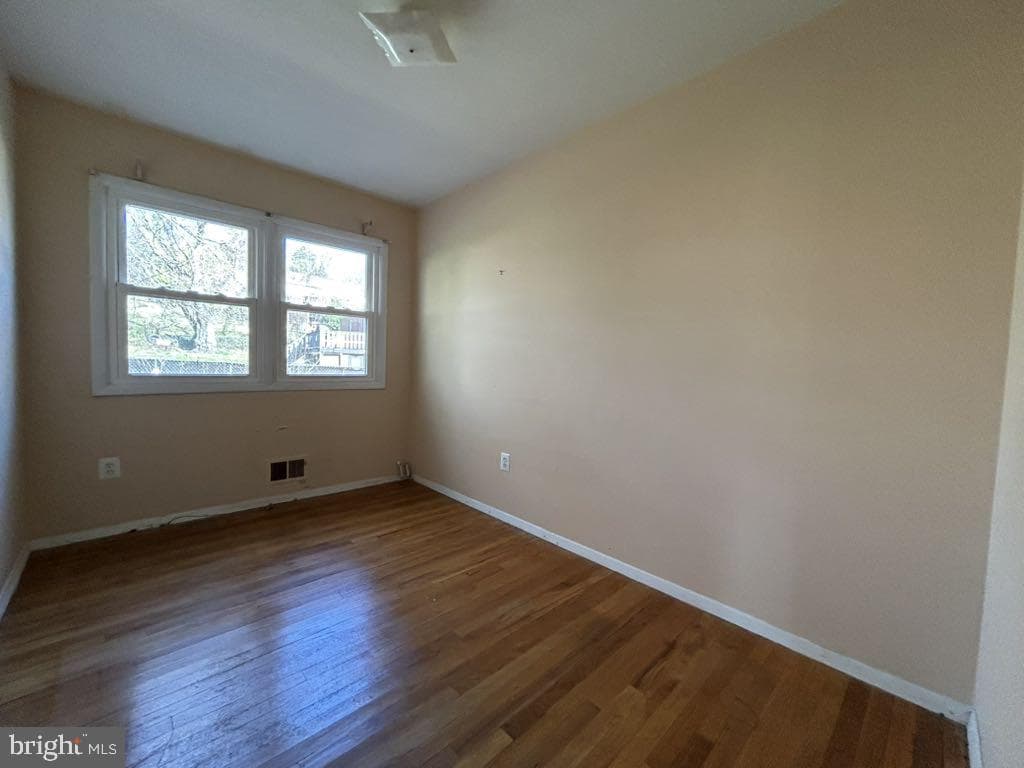 1506 Stirling Court photo 8