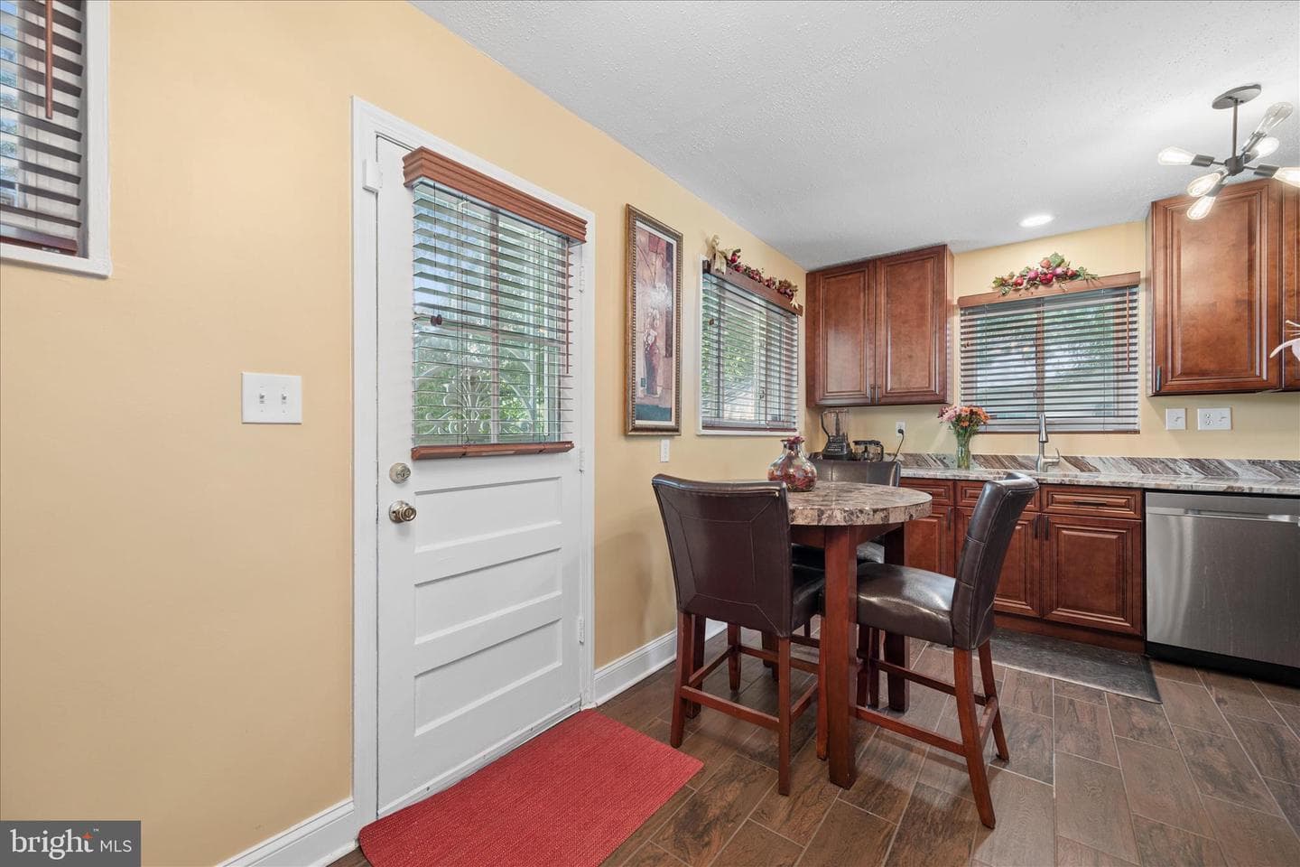 6803 Adelphi Rd photo 23