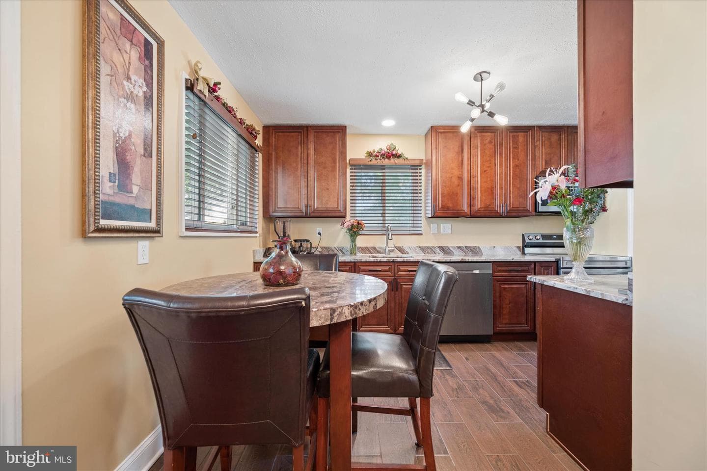 6803 Adelphi Rd photo 24