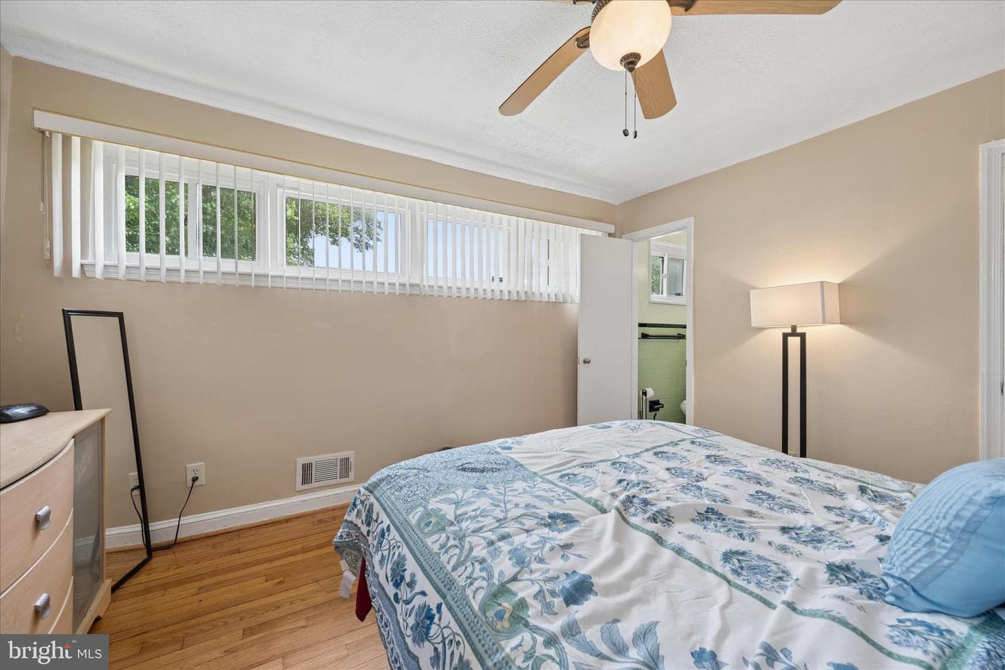 6803 Adelphi Rd photo 29