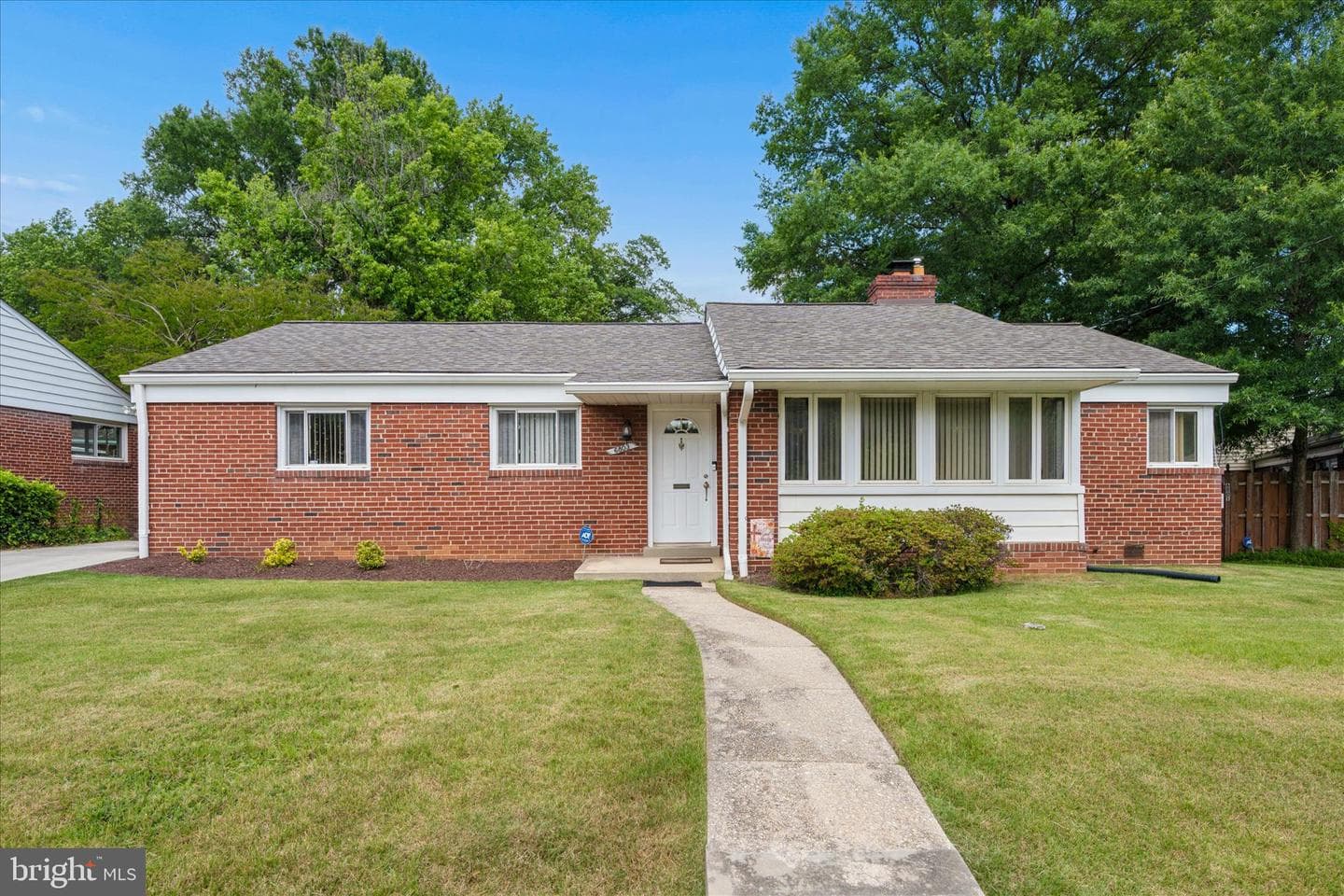 6803 Adelphi Rd photo 3