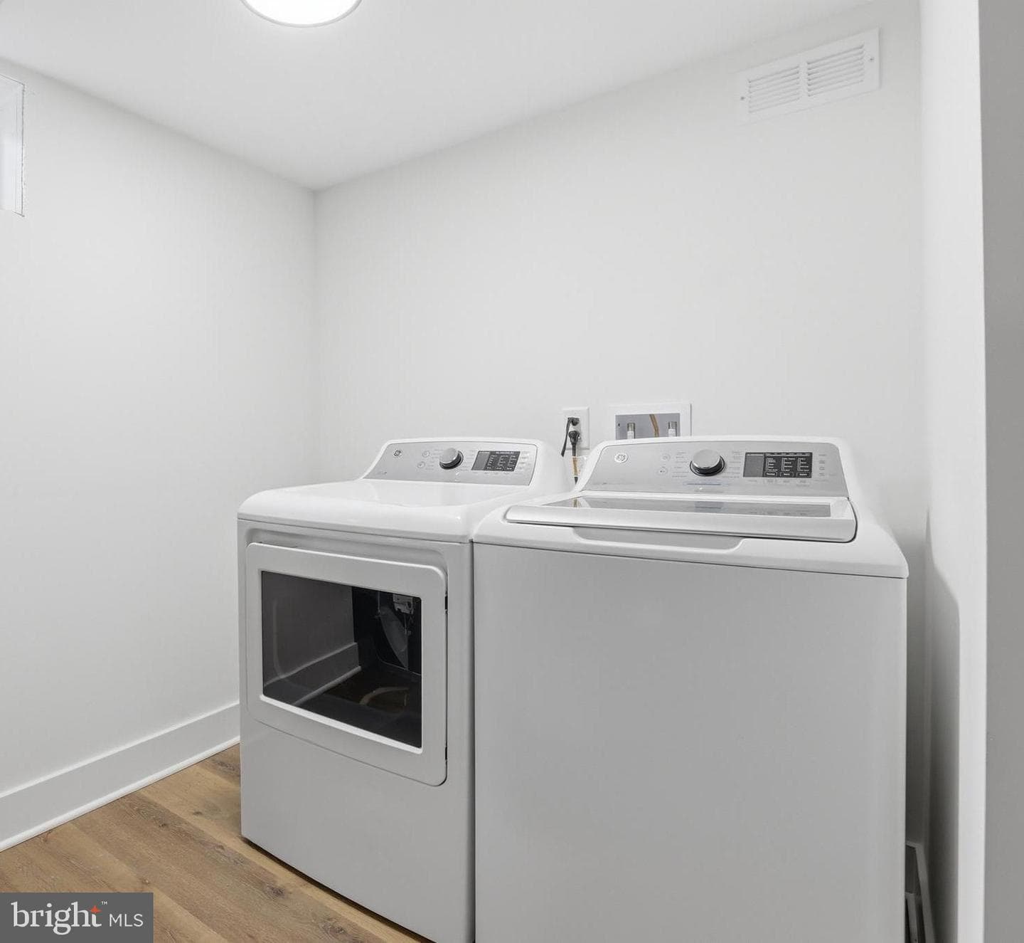 5013 Mineola Road photo 22