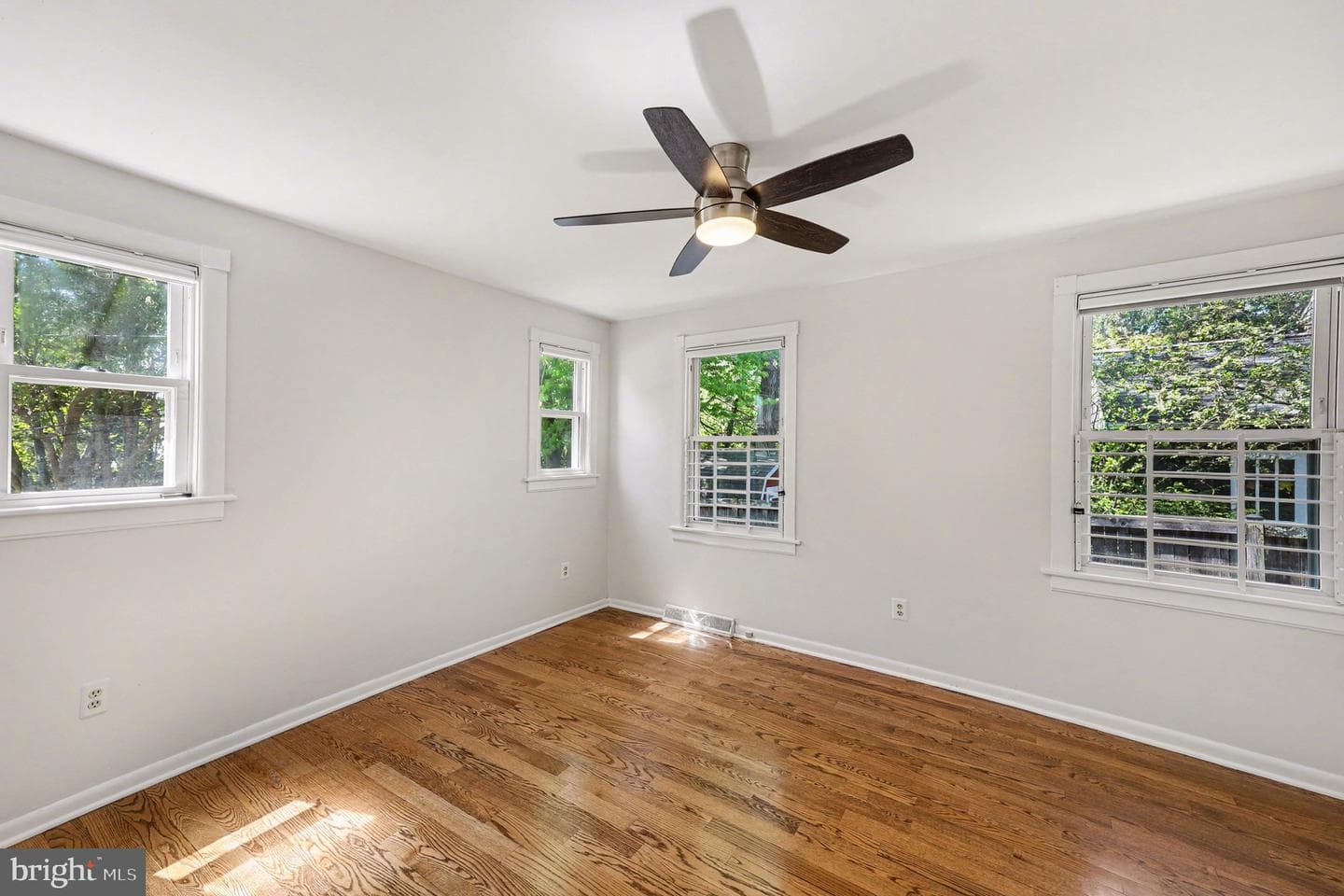 1602 Erskine Street photo 13