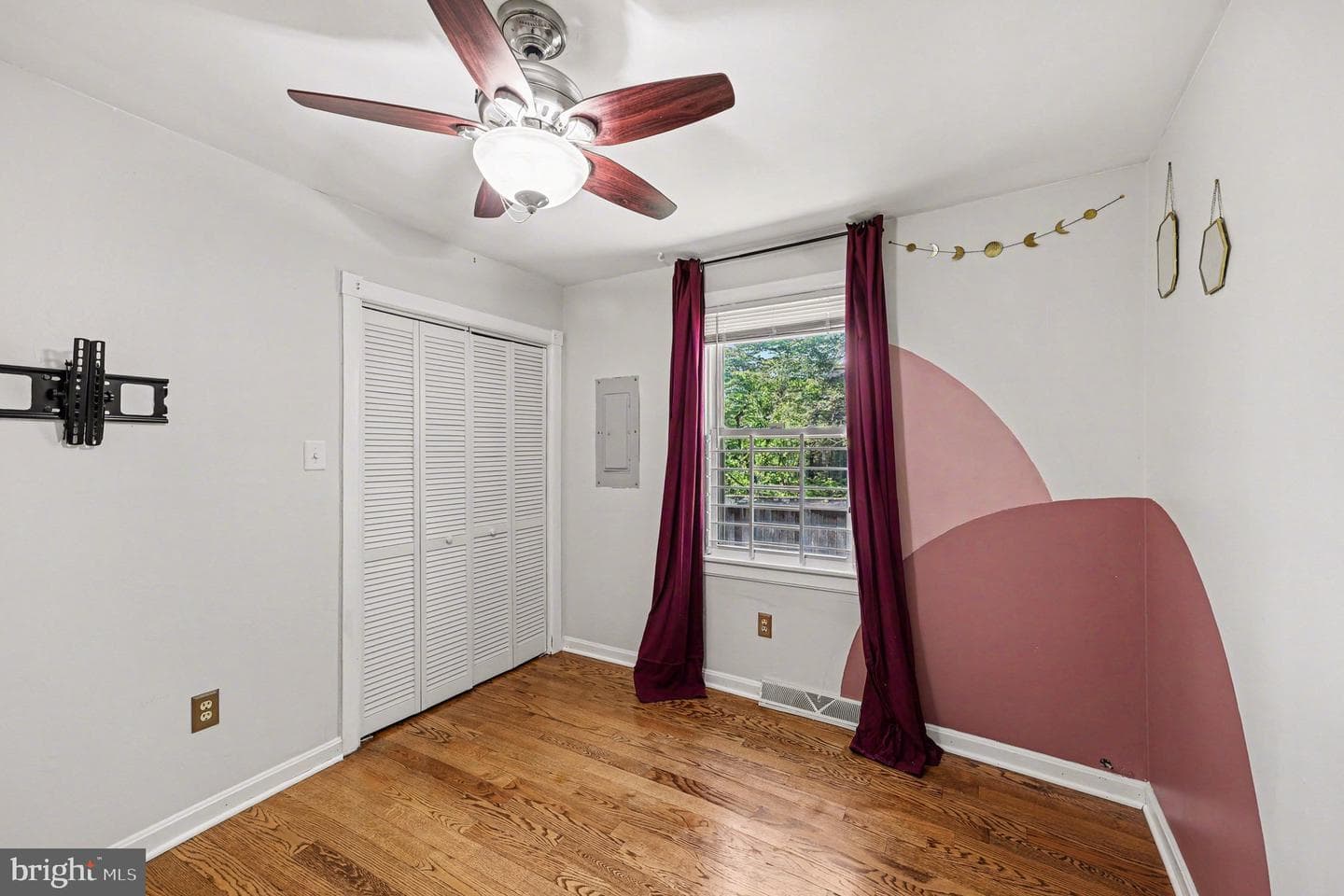 1602 Erskine Street photo 19