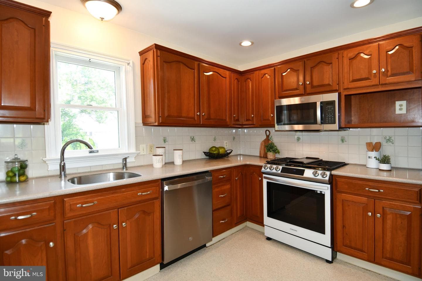 7011 Old Sandy Spring Road photo 13