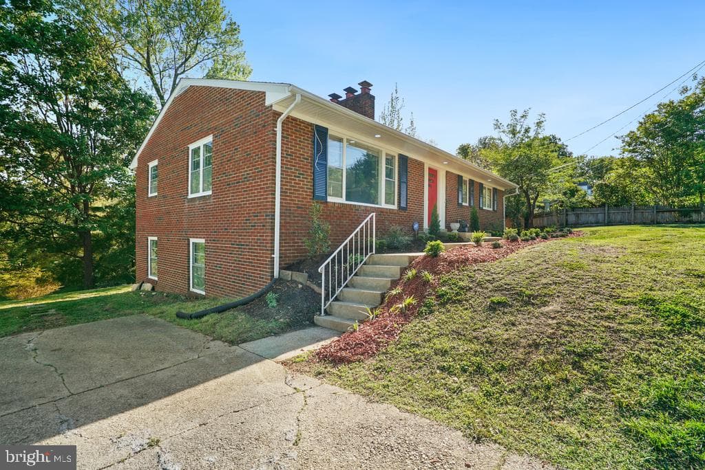 309 Cedar Ridge Drive photo 3