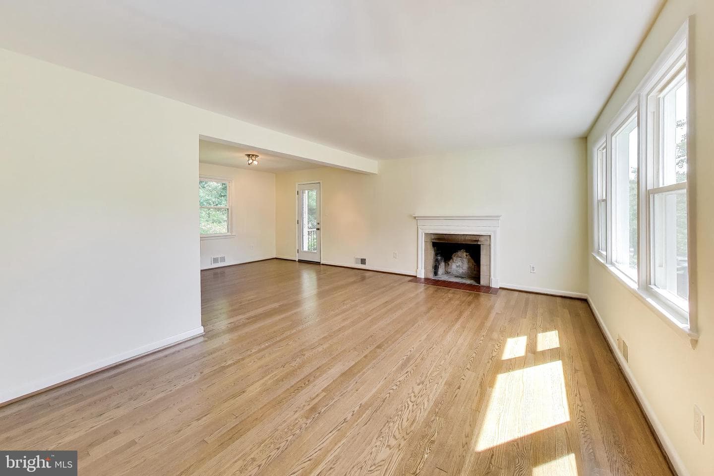 3205 Crest Avenue photo 3