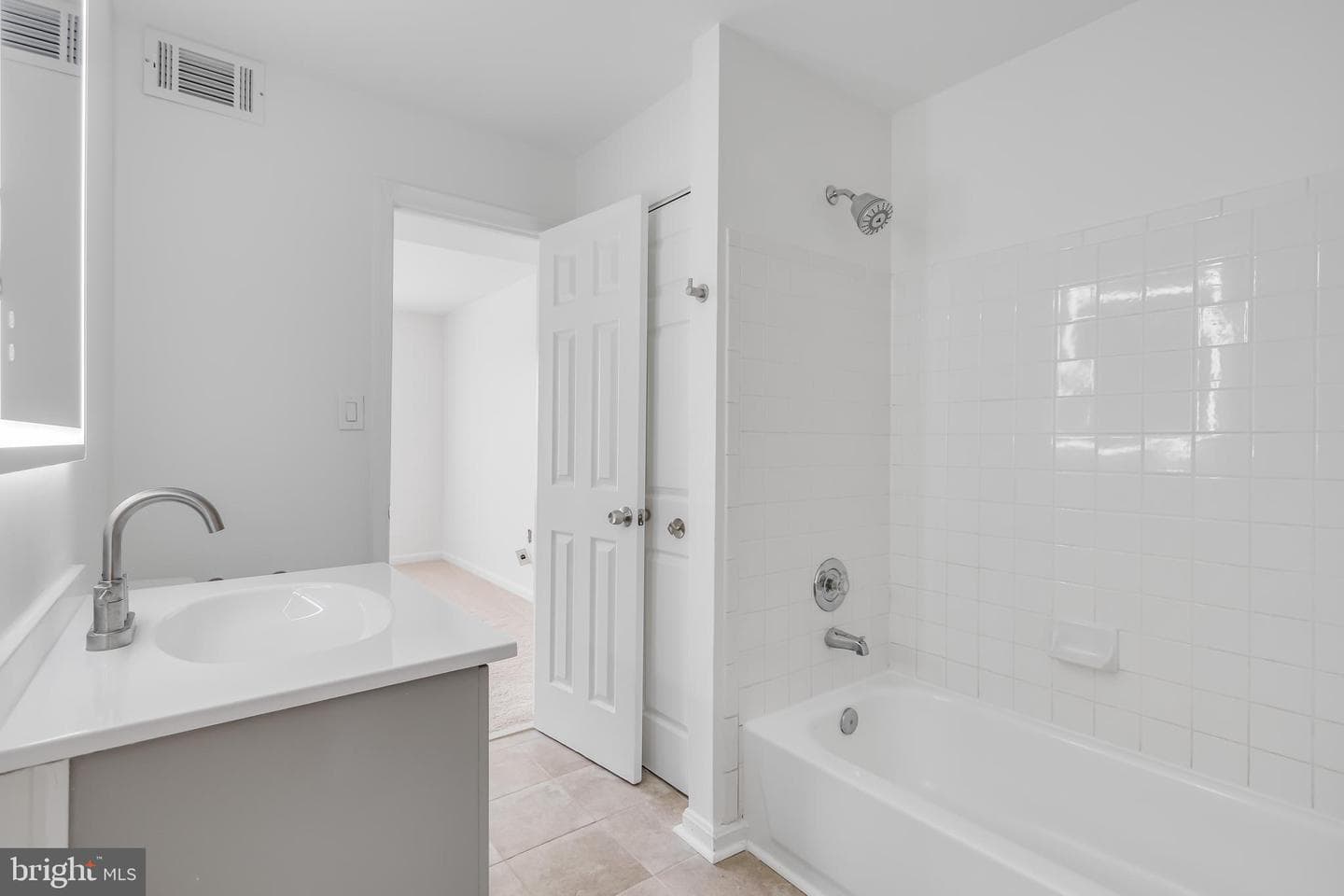 9700 Lake Pointe Court #202 photo 25