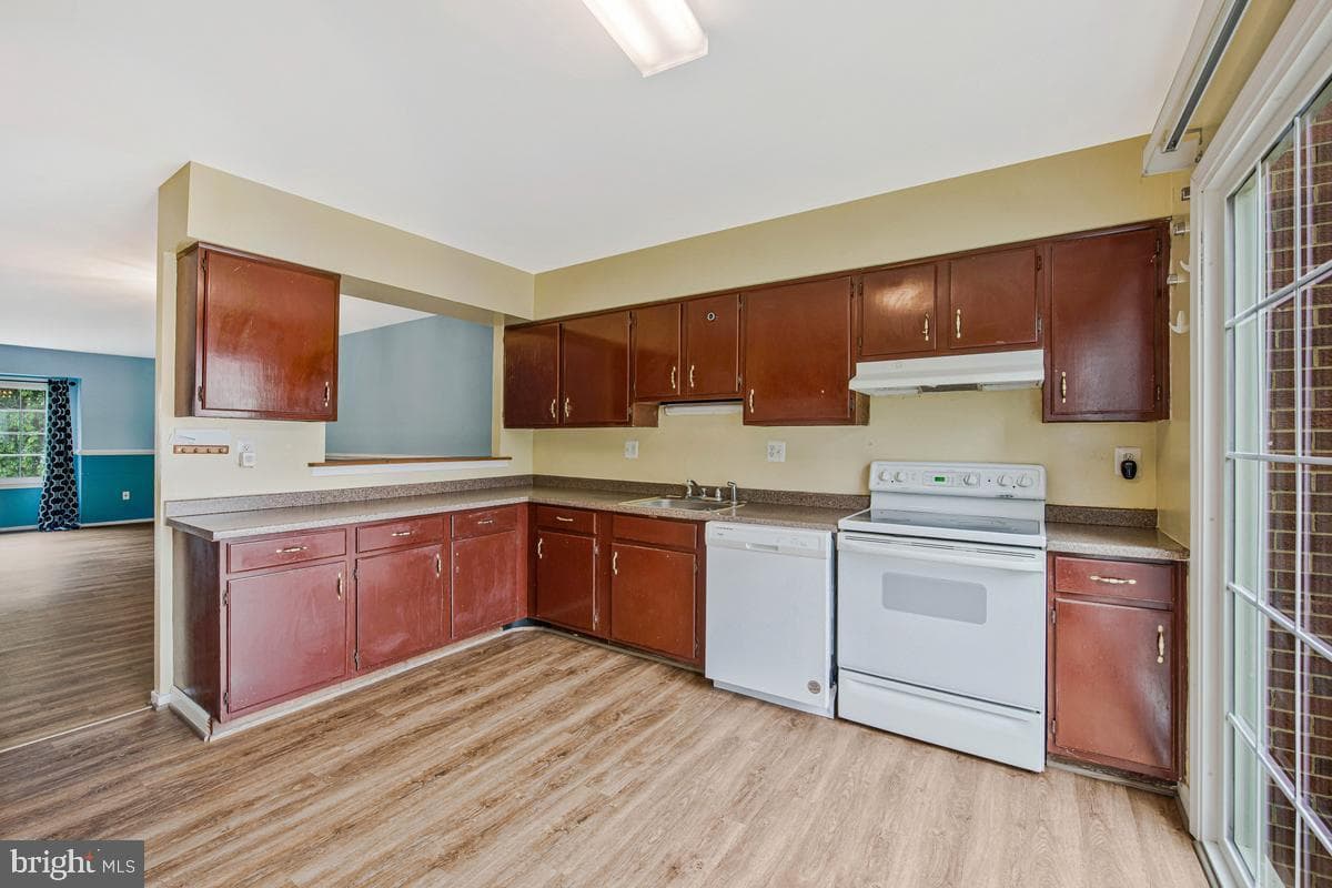 10721 Castleton Turn photo 13