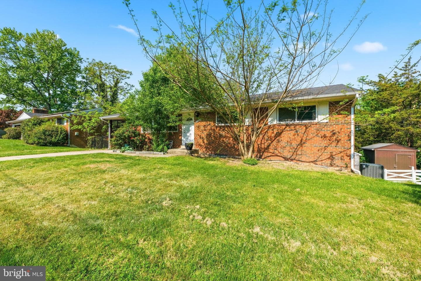 6109 Colonial Terrace photo 4
