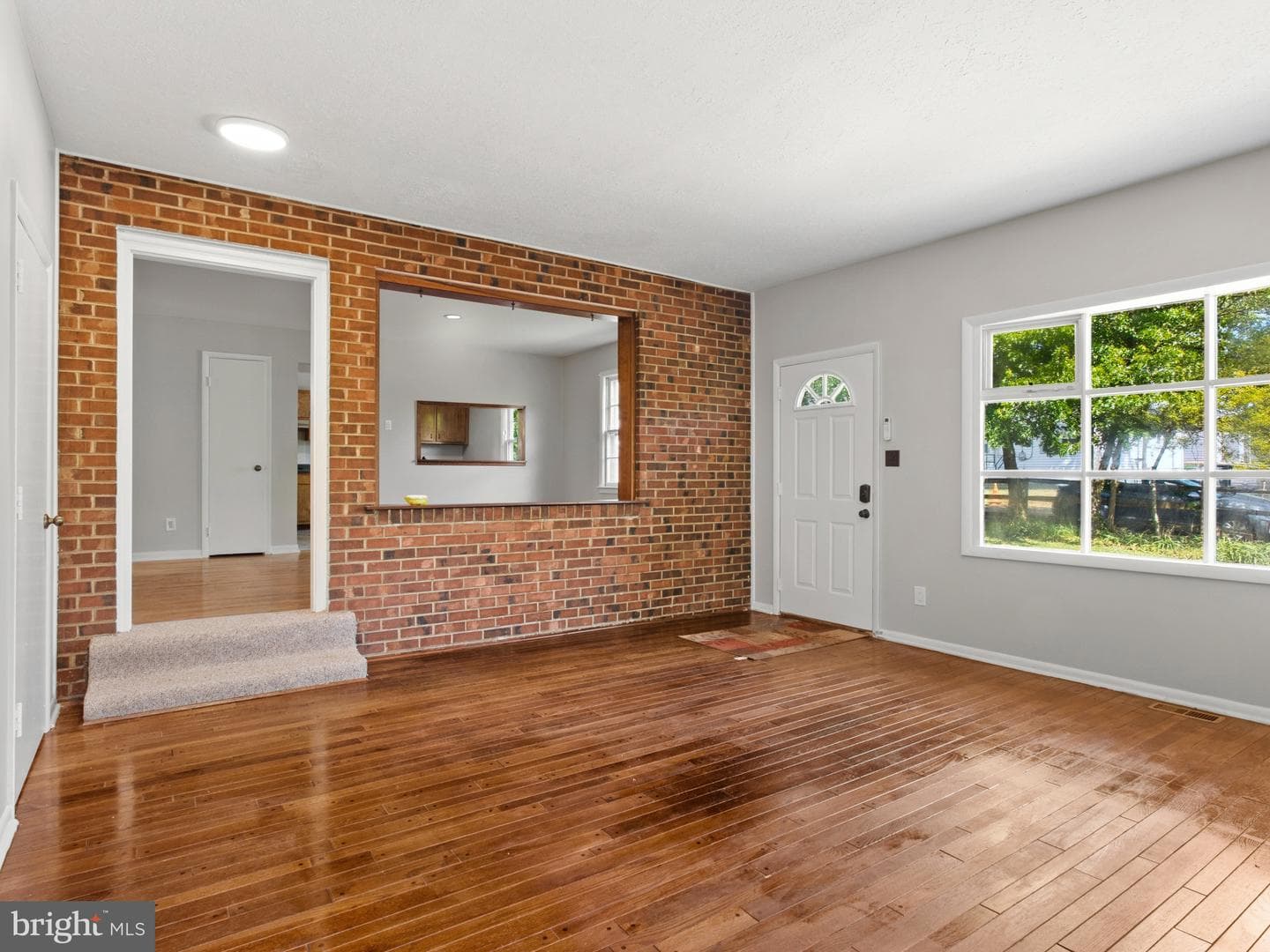 7607 Latham Avenue photo 3