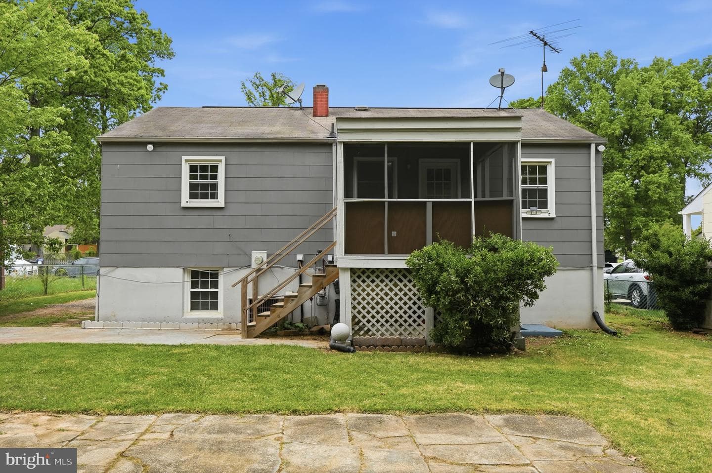 9705 Locust Avenue photo 23