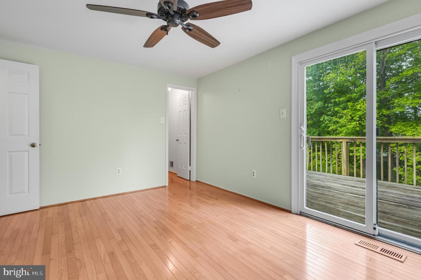 15802 Alameda Drive photo 18