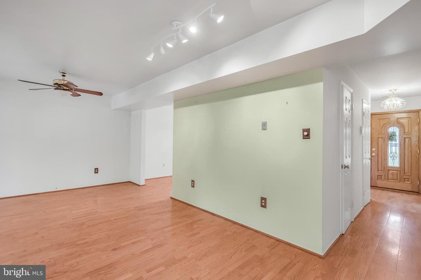 15802 Alameda Drive photo 7