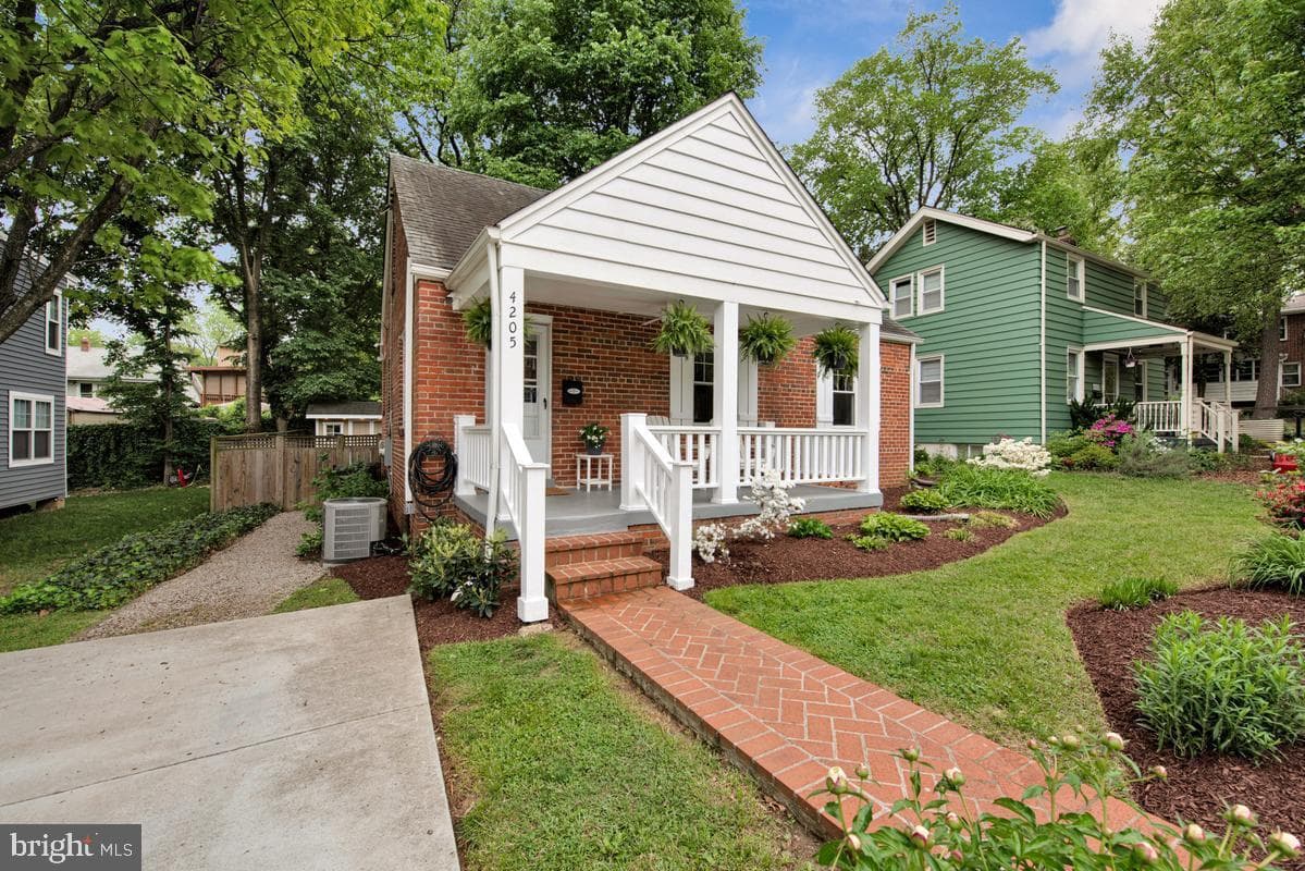 4205 Longfellow Street photo 2