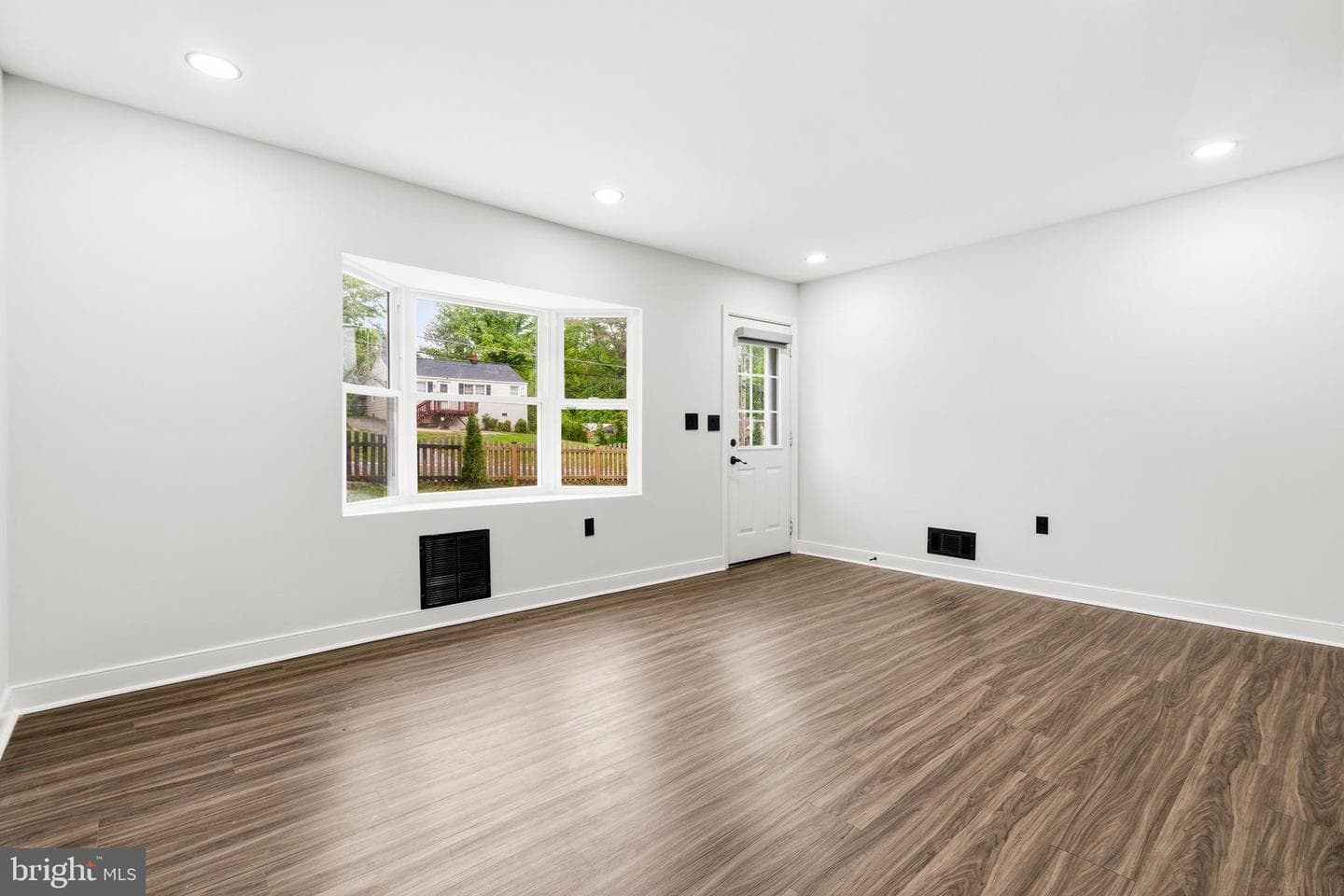 9529 Temple Hill Road photo 3