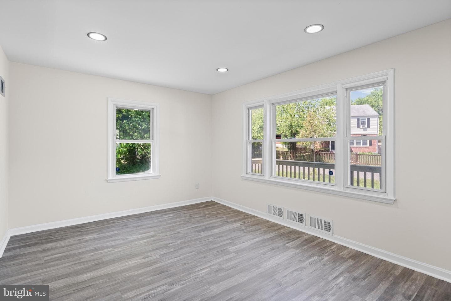 1142 Linden Avenue photo 30