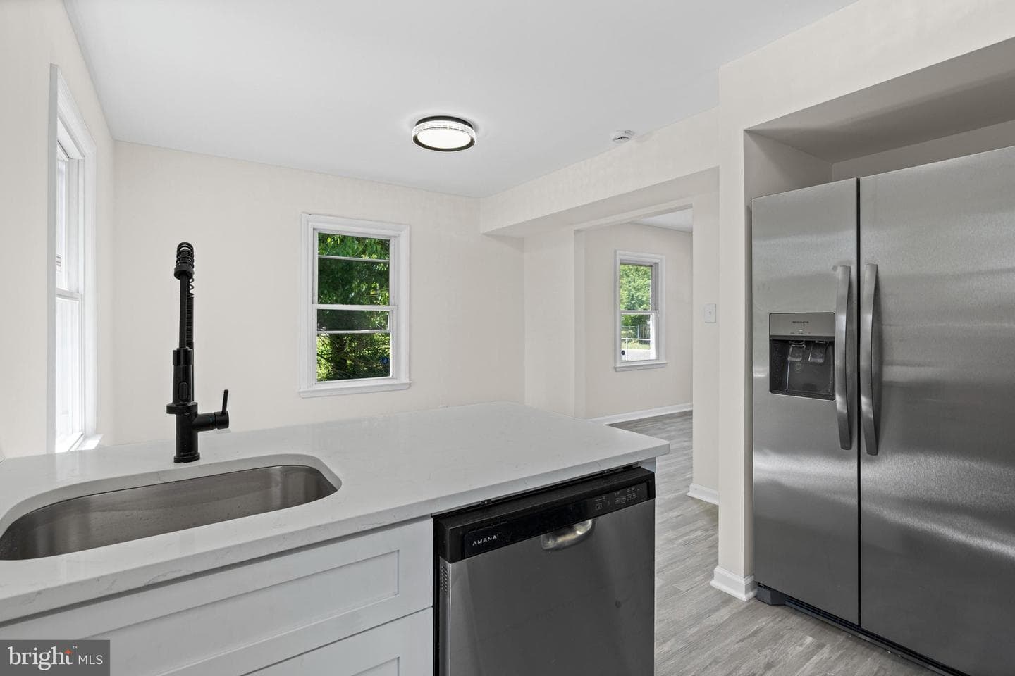 1142 Linden Avenue photo 9