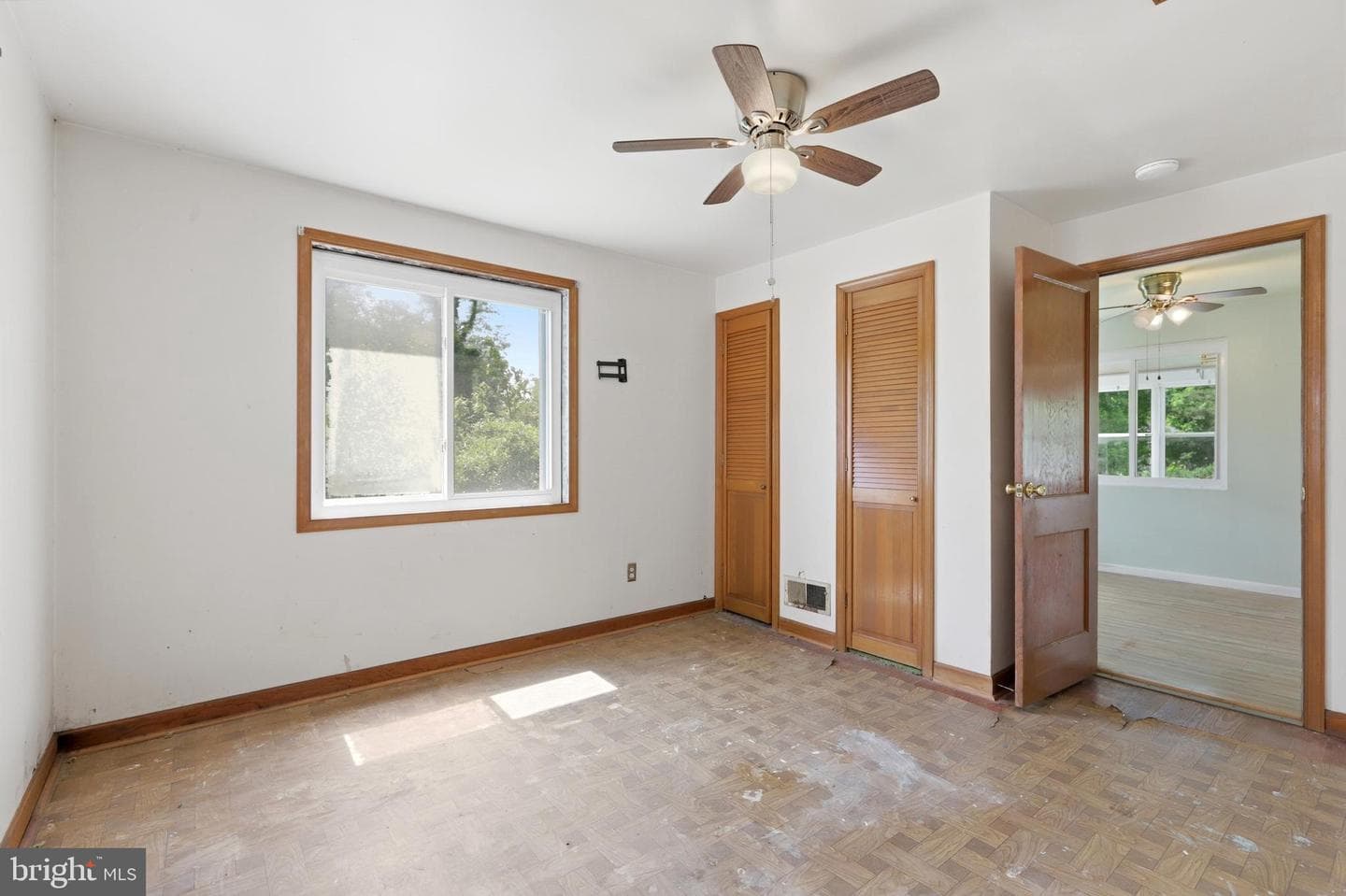 7725 Wills Lane photo 17