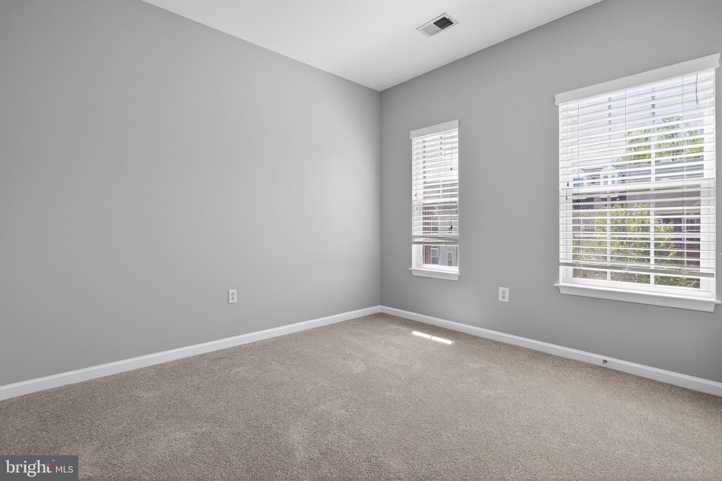 15224 N Berwick Lane photo 40