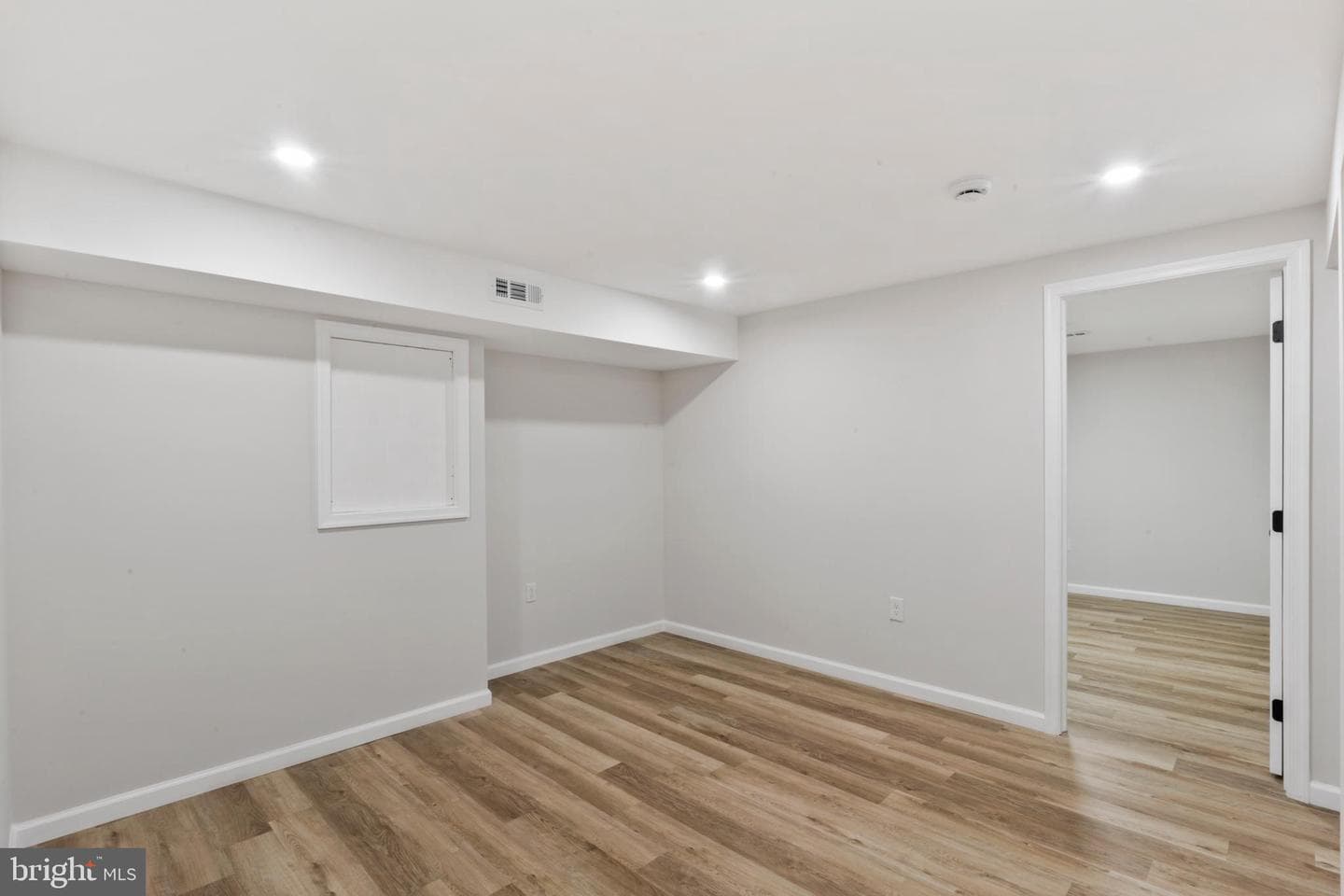 913 Applewood Street photo 39