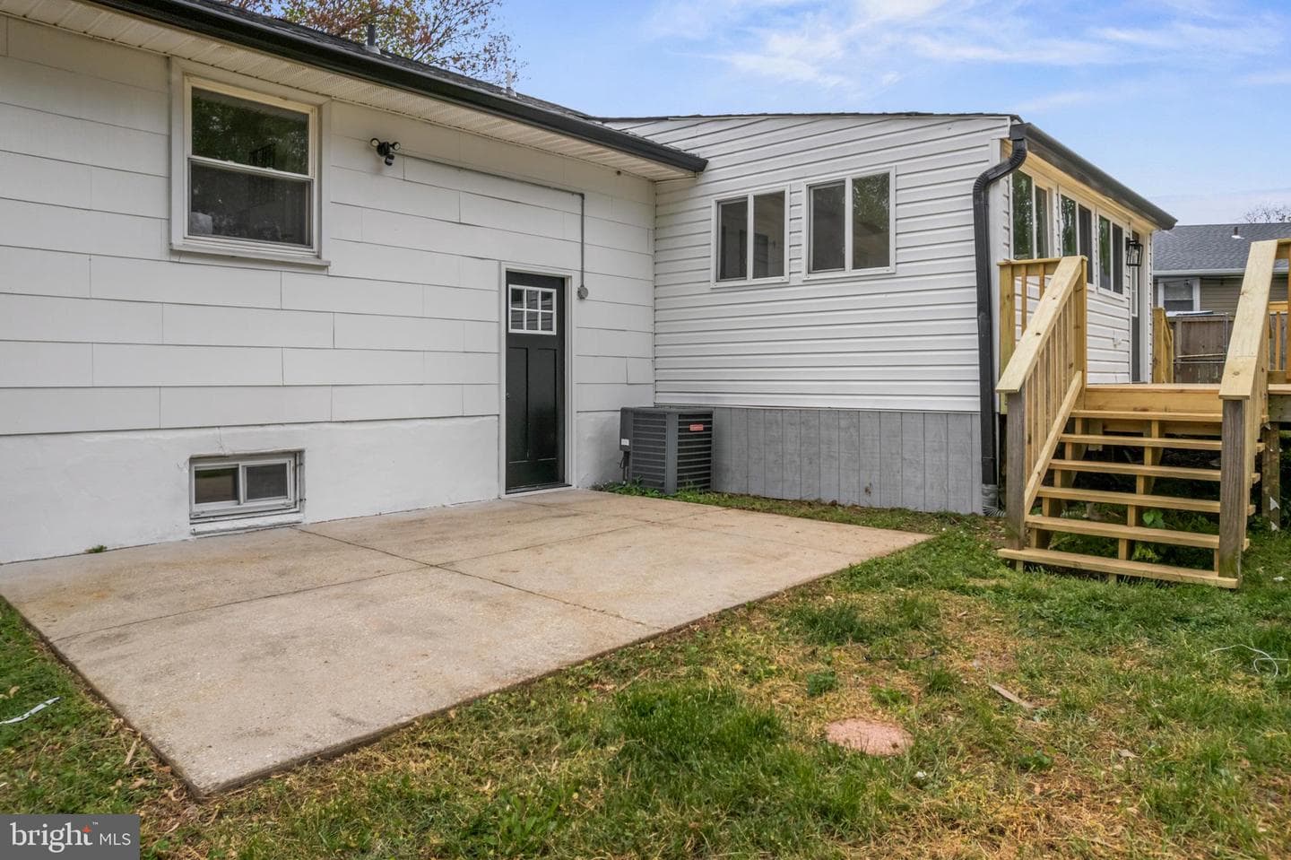 913 Applewood Street photo 59