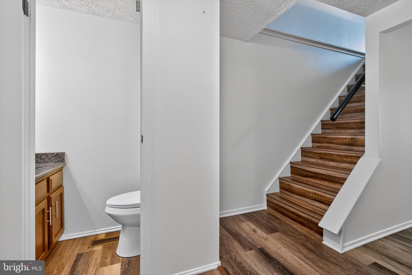 15628 Mews Court photo 3