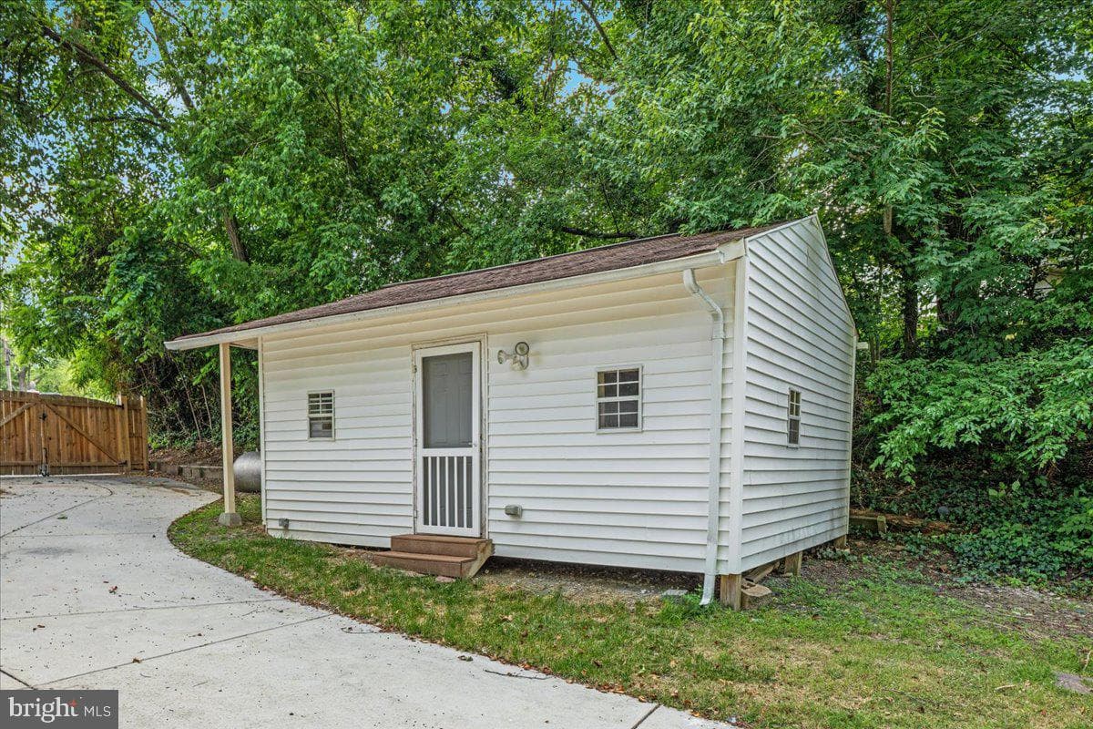13021 Chalfont Ave photo 63