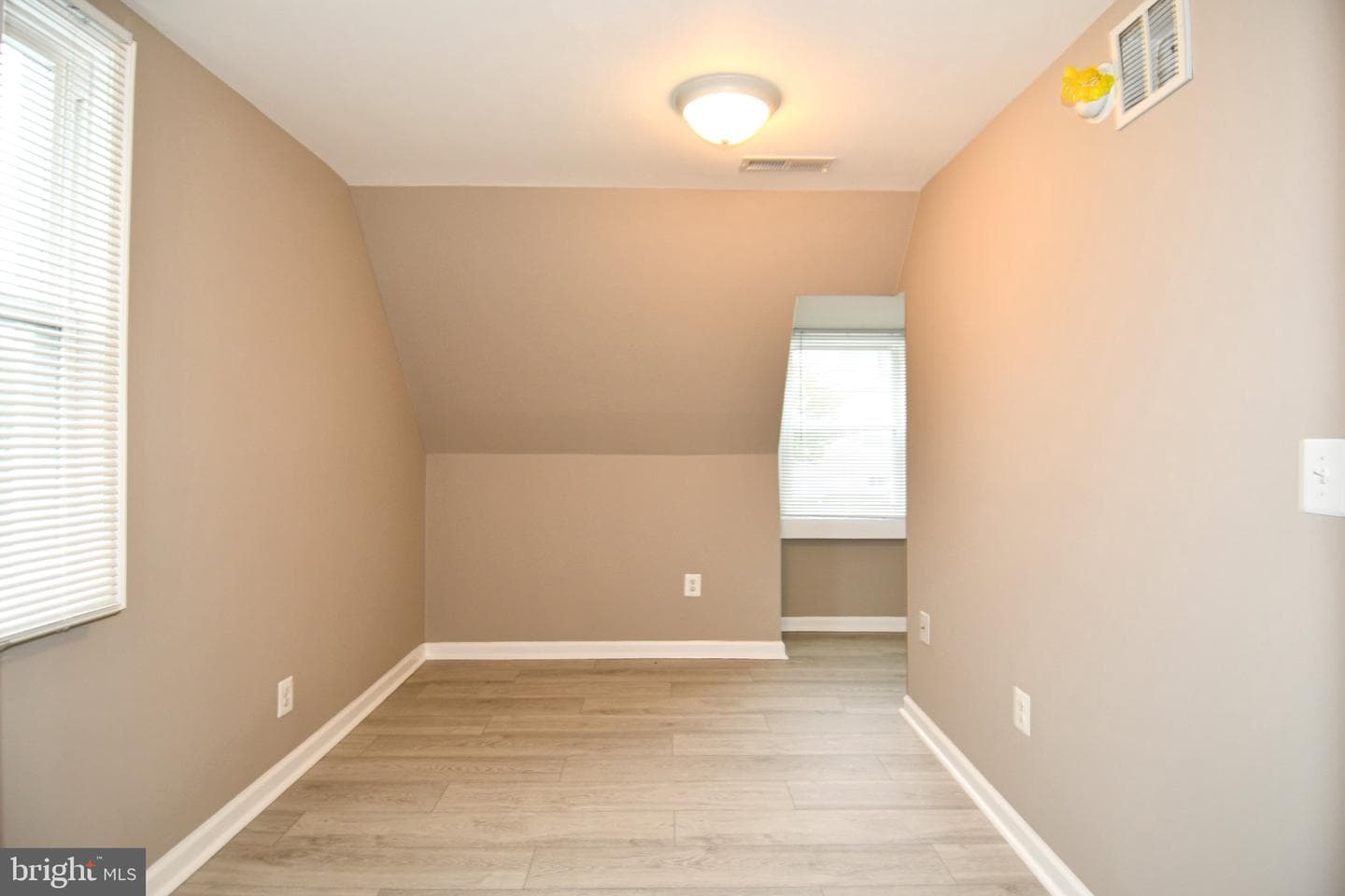 5301 Tilden Road photo 17