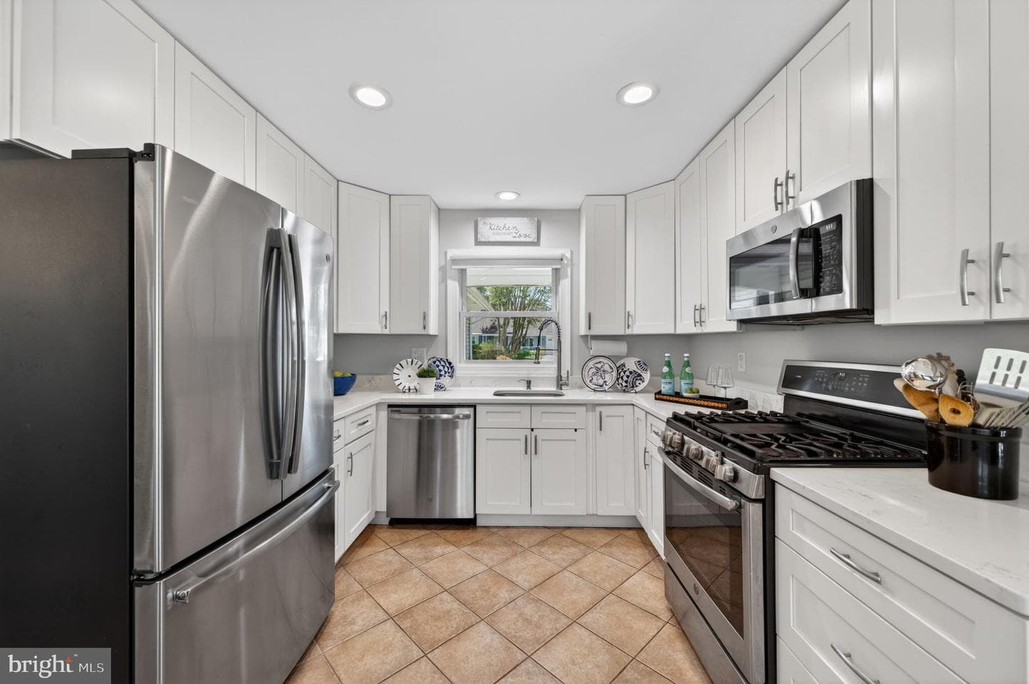 3905 Carvel Lane photo 20