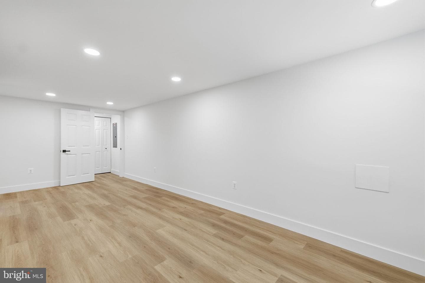 5919 Crown Street photo 22