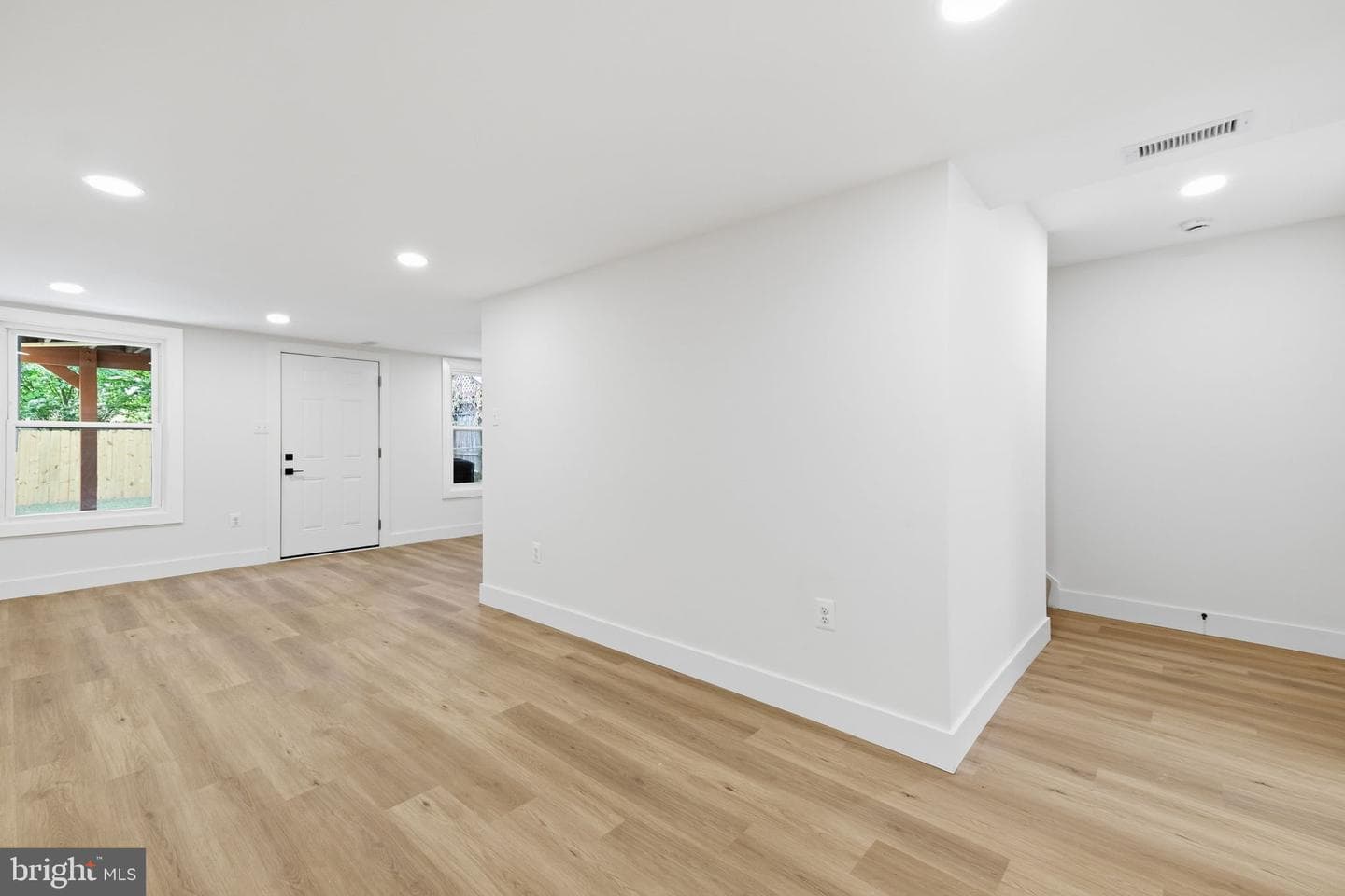 5919 Crown Street photo 24