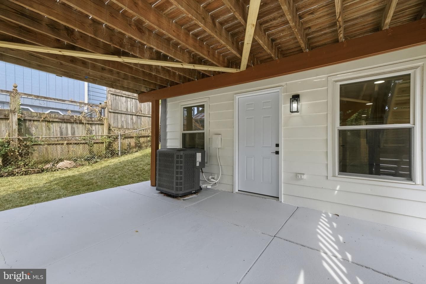 5919 Crown Street photo 31