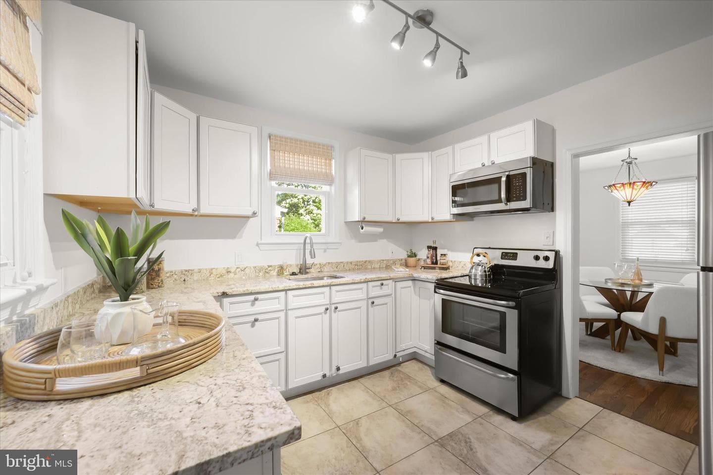 4911 Ravenswood Road photo 10