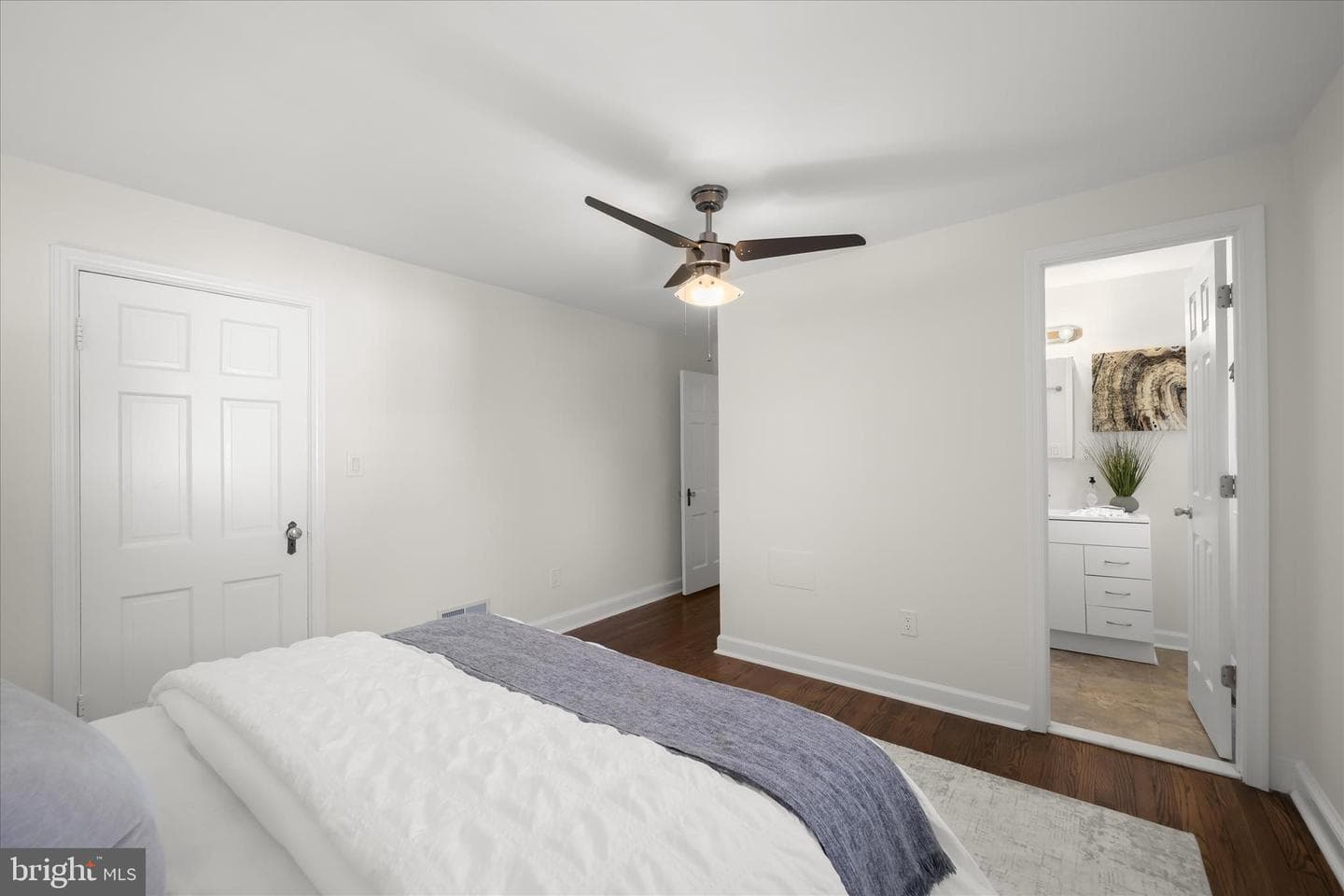 4911 Ravenswood Road photo 15