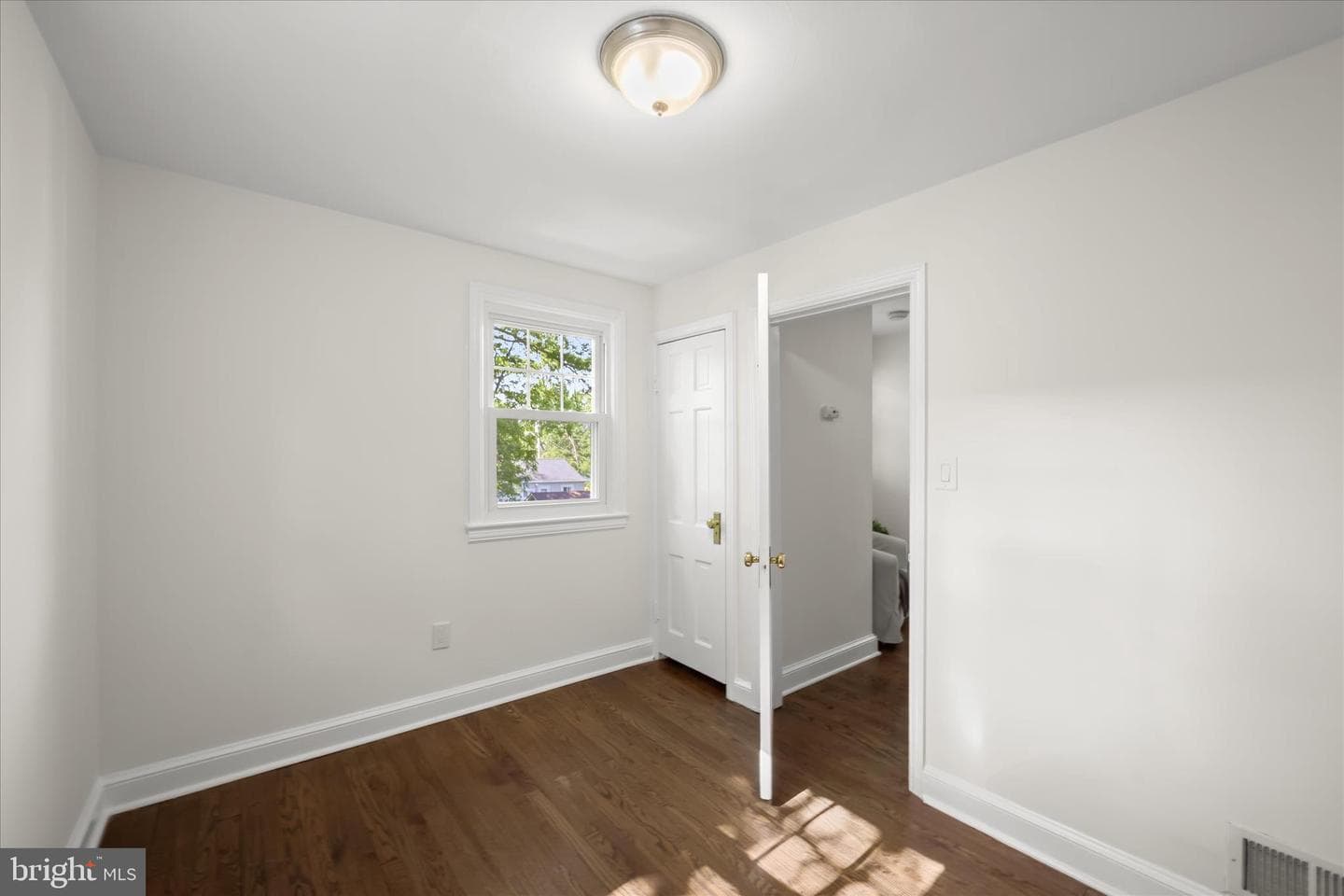 4911 Ravenswood Road photo 18