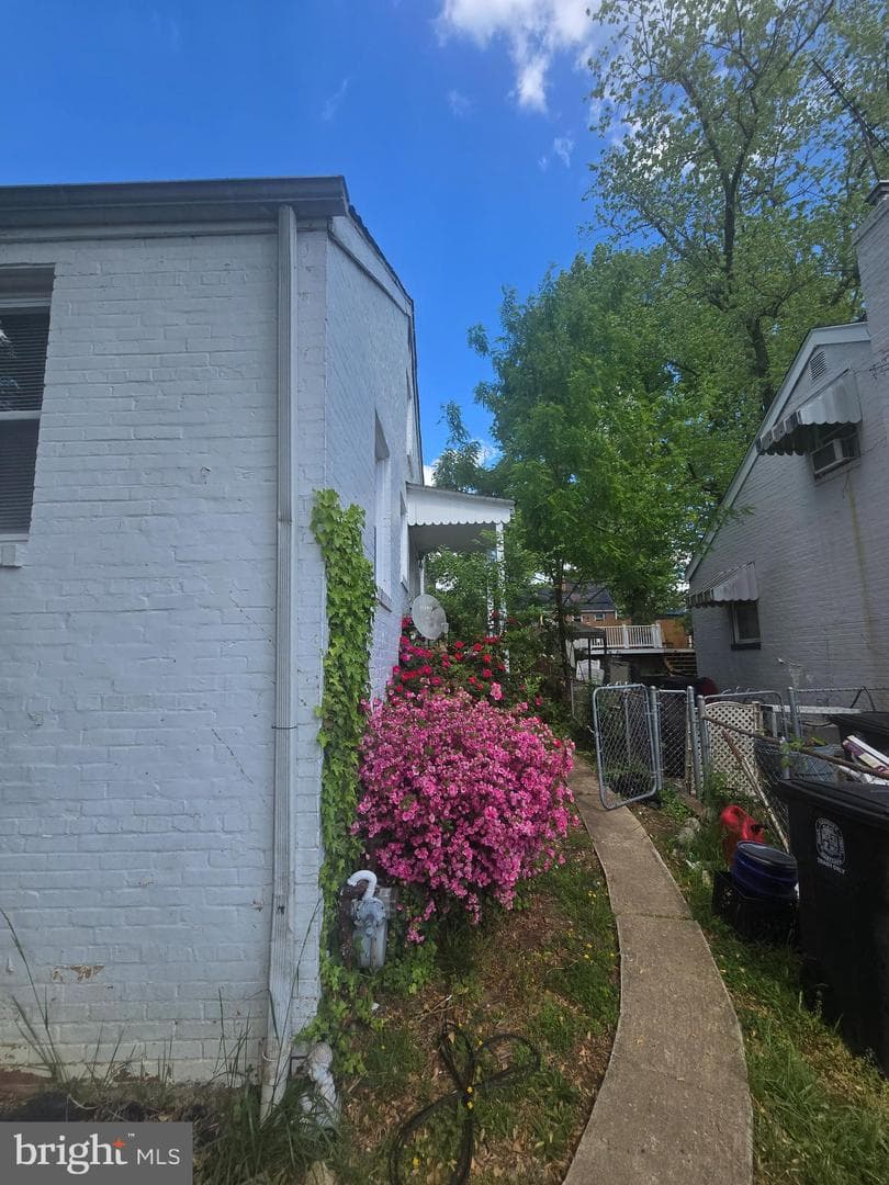 4106 Clark Street photo 4
