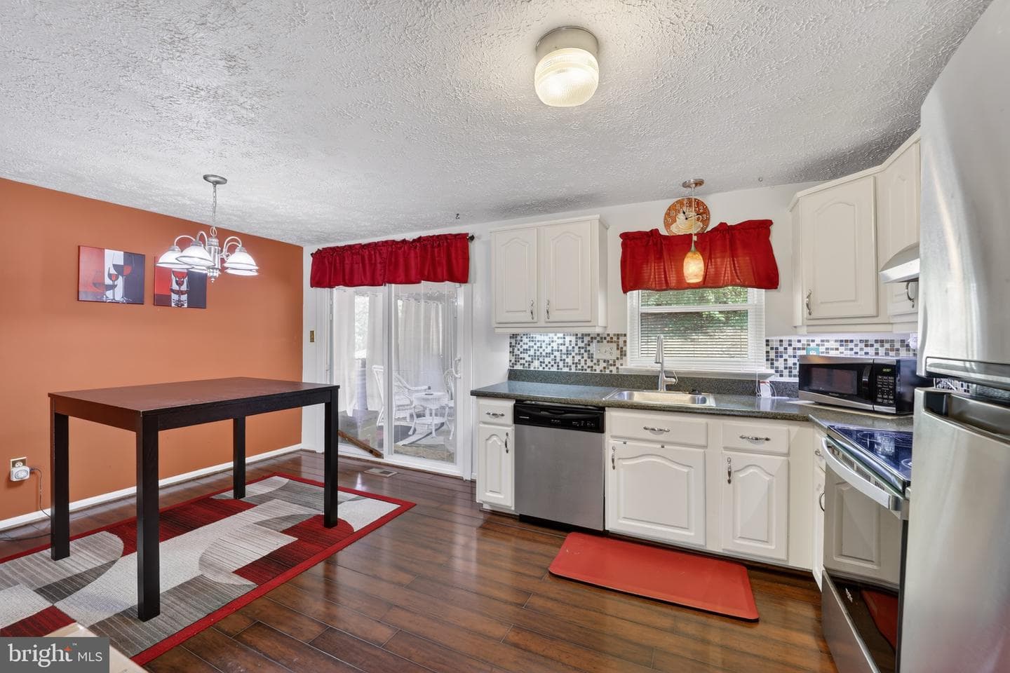 10702 Hollaway Drive photo 4