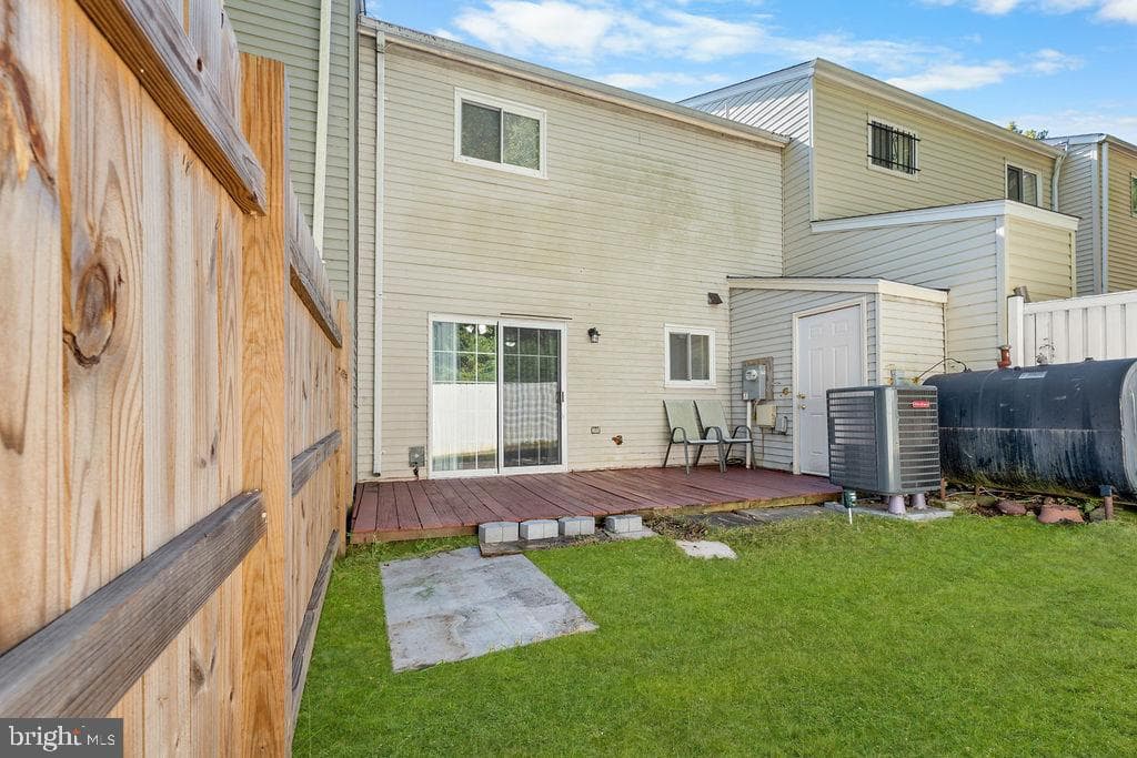 7714 Merrick Lane photo 28
